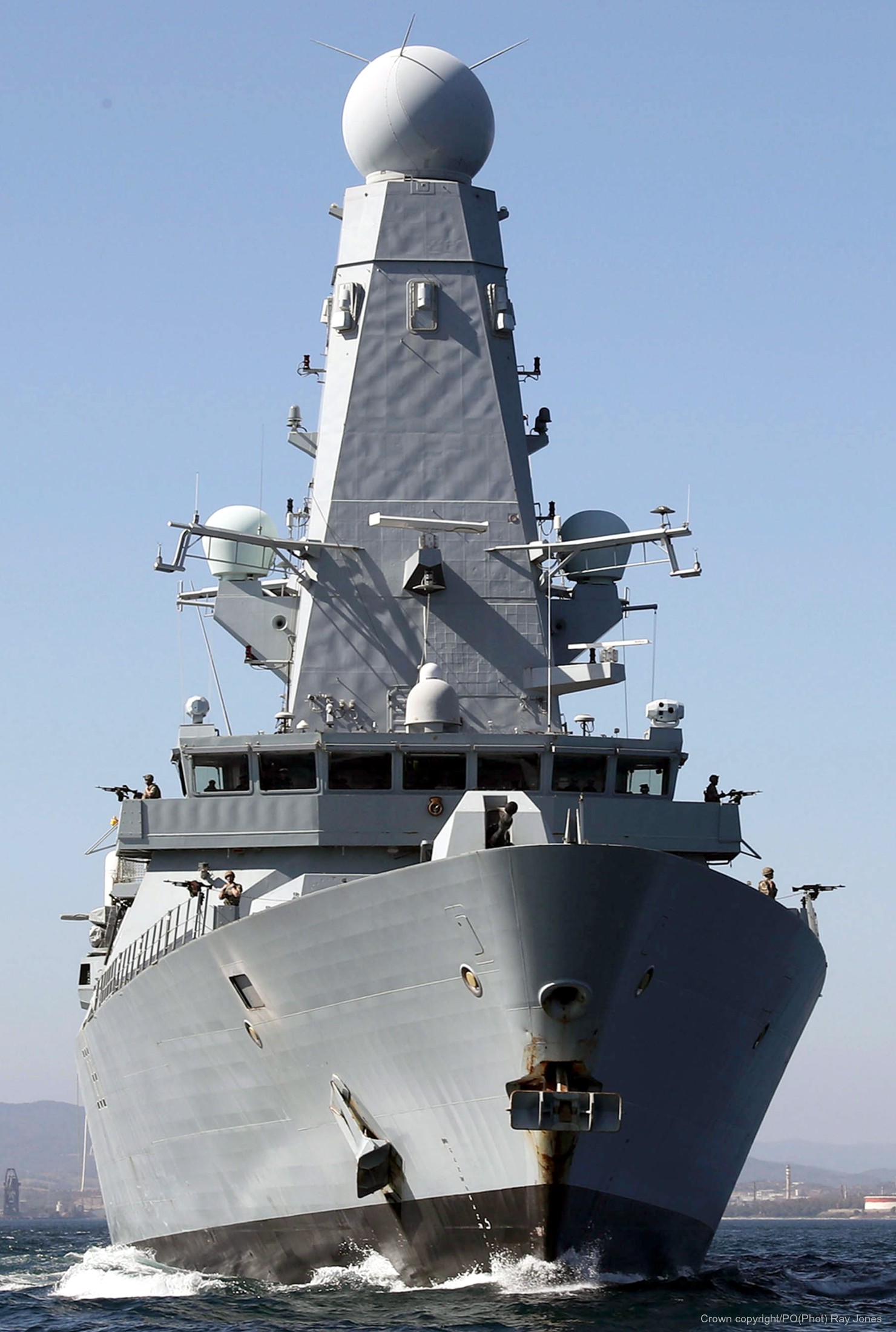 hms daring d-32 type 45 class guided missile destroyer royal navy sea viper paams 48
