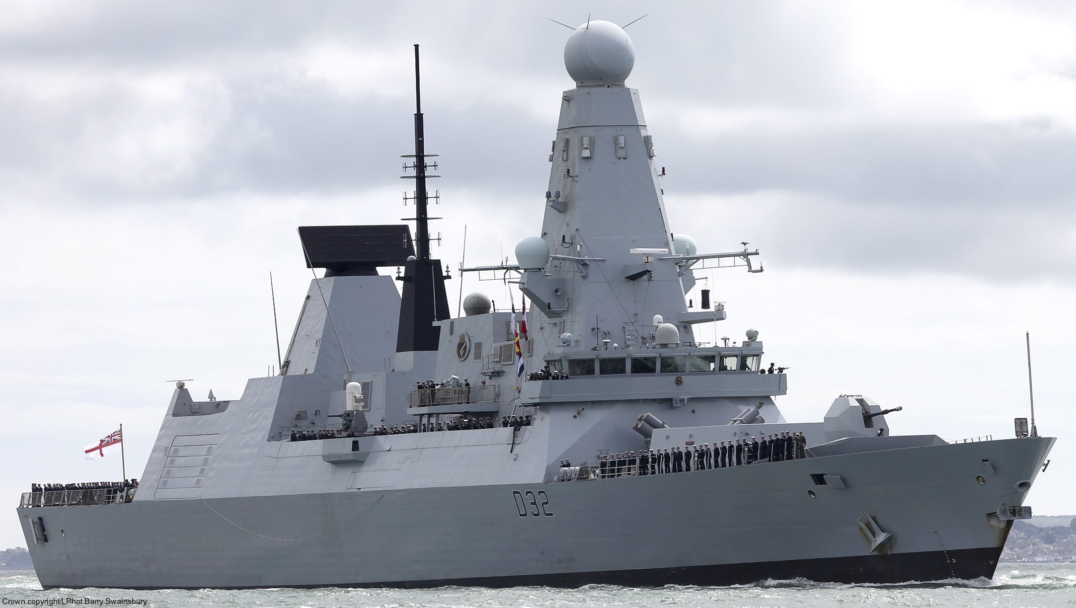 d32 hms daring type 45 class guided missile destroyer ddg royal navy sea viper paams 55