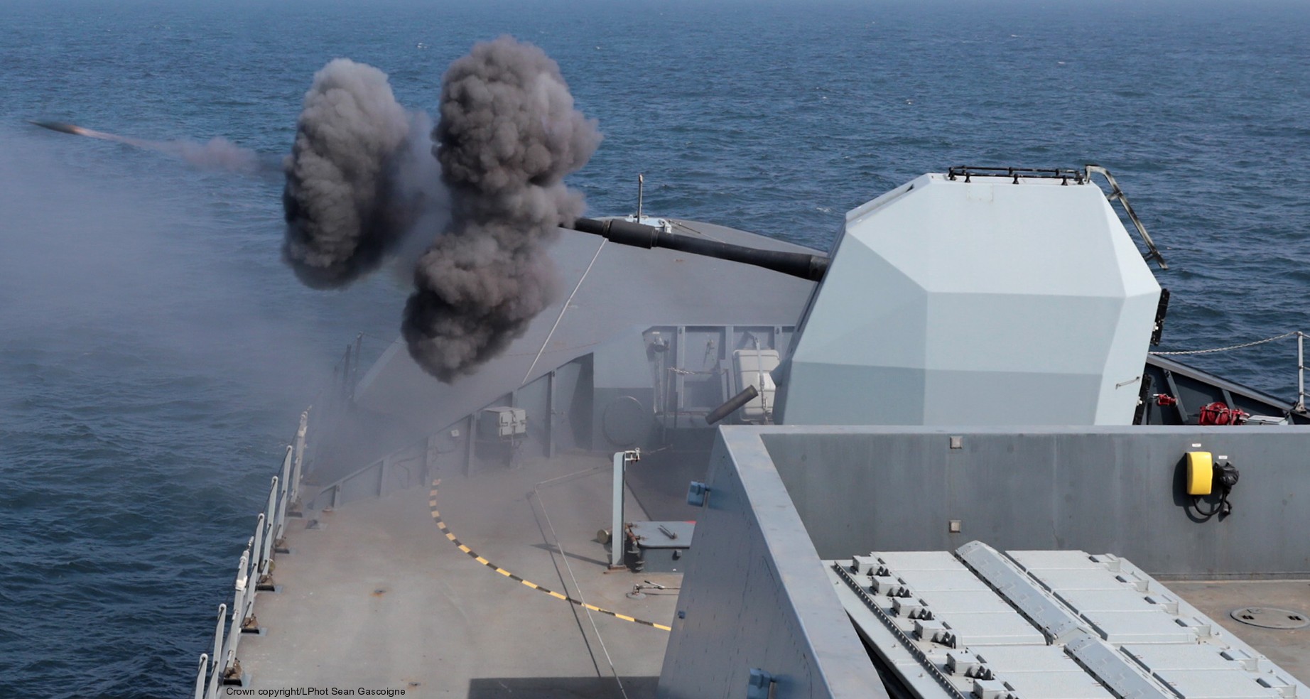 d32 hms daring type 45 class guided missile destroyer ddg royal navy sea viper 58 mark 8 mod.1 gun fire