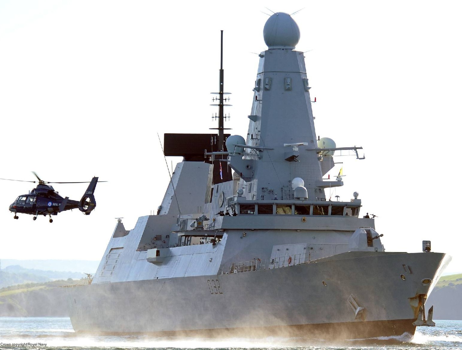 d32 hms daring type 45 class guided missile destroyer ddg royal navy sea viper paams 59