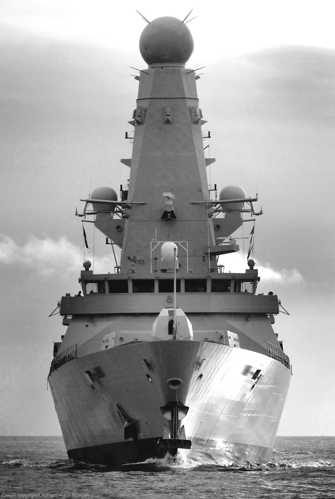 hms dauntless d-33 type 45 daring class guided missile destroyer royal navy sea viper paams 15