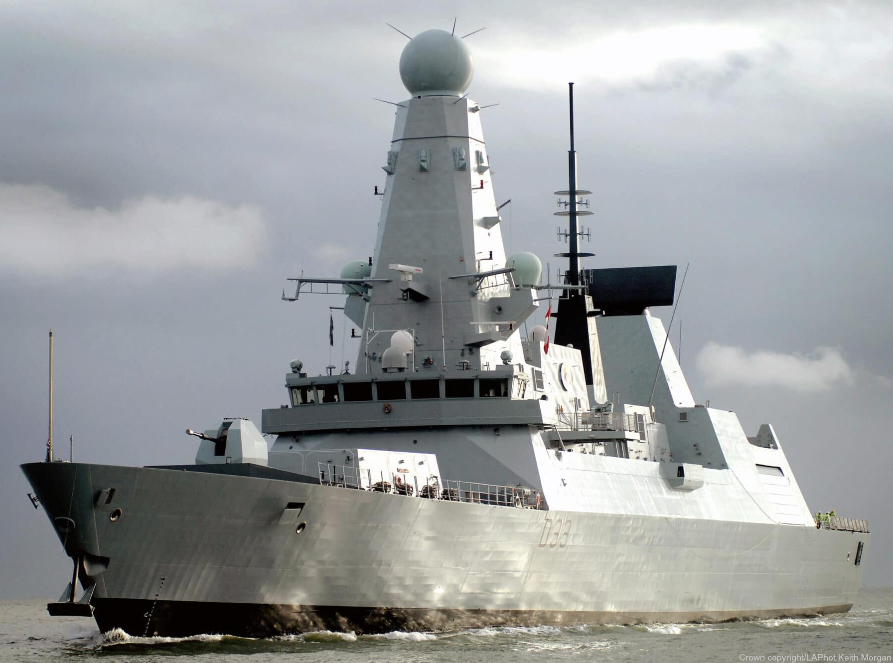 hms dauntless d-33 type 45 daring class guided missile destroyer royal navy sea viper paams 20