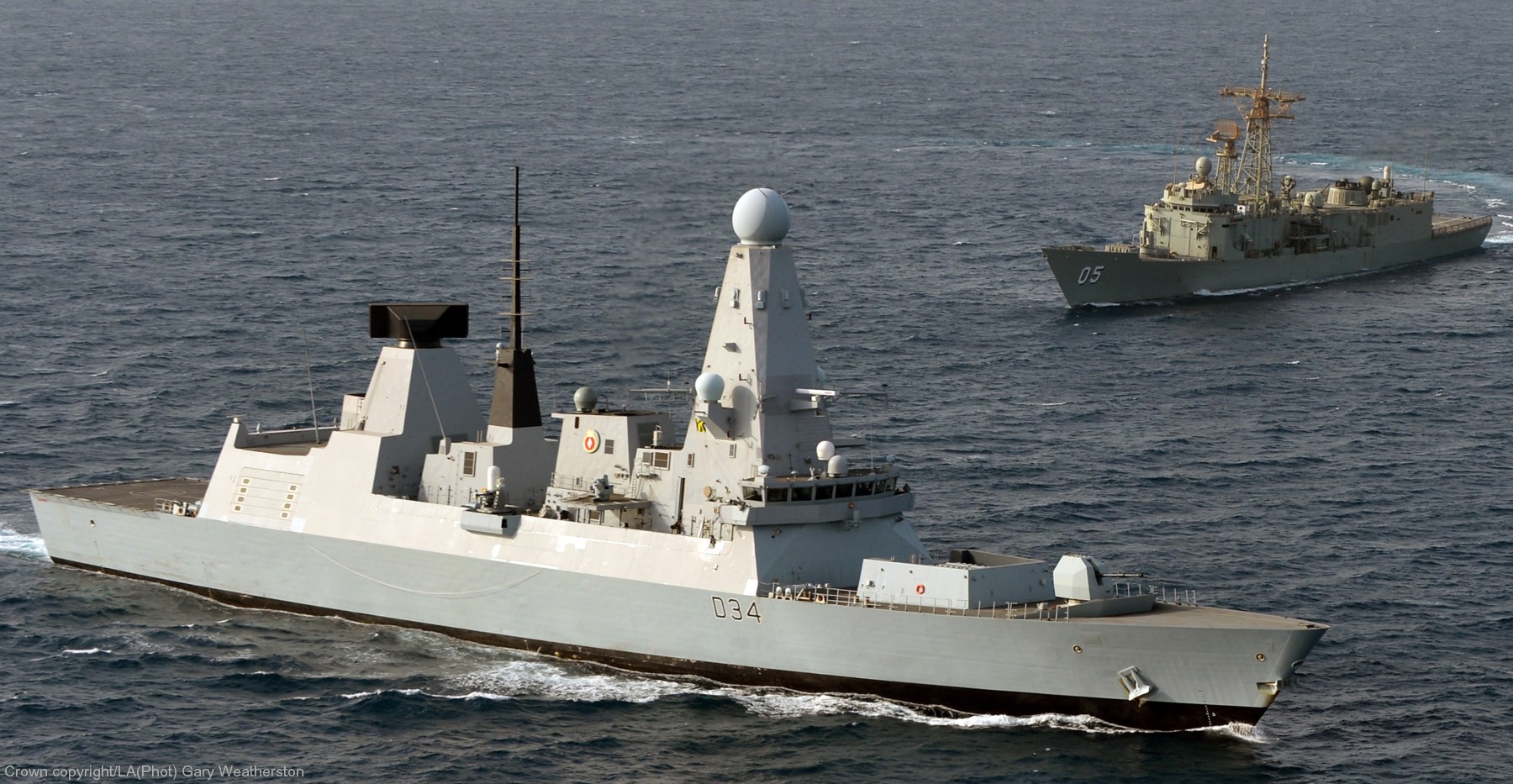 hms diamond d-34 type 45 daring class guided missile destroyer ddg royal navy sea viper paams 14