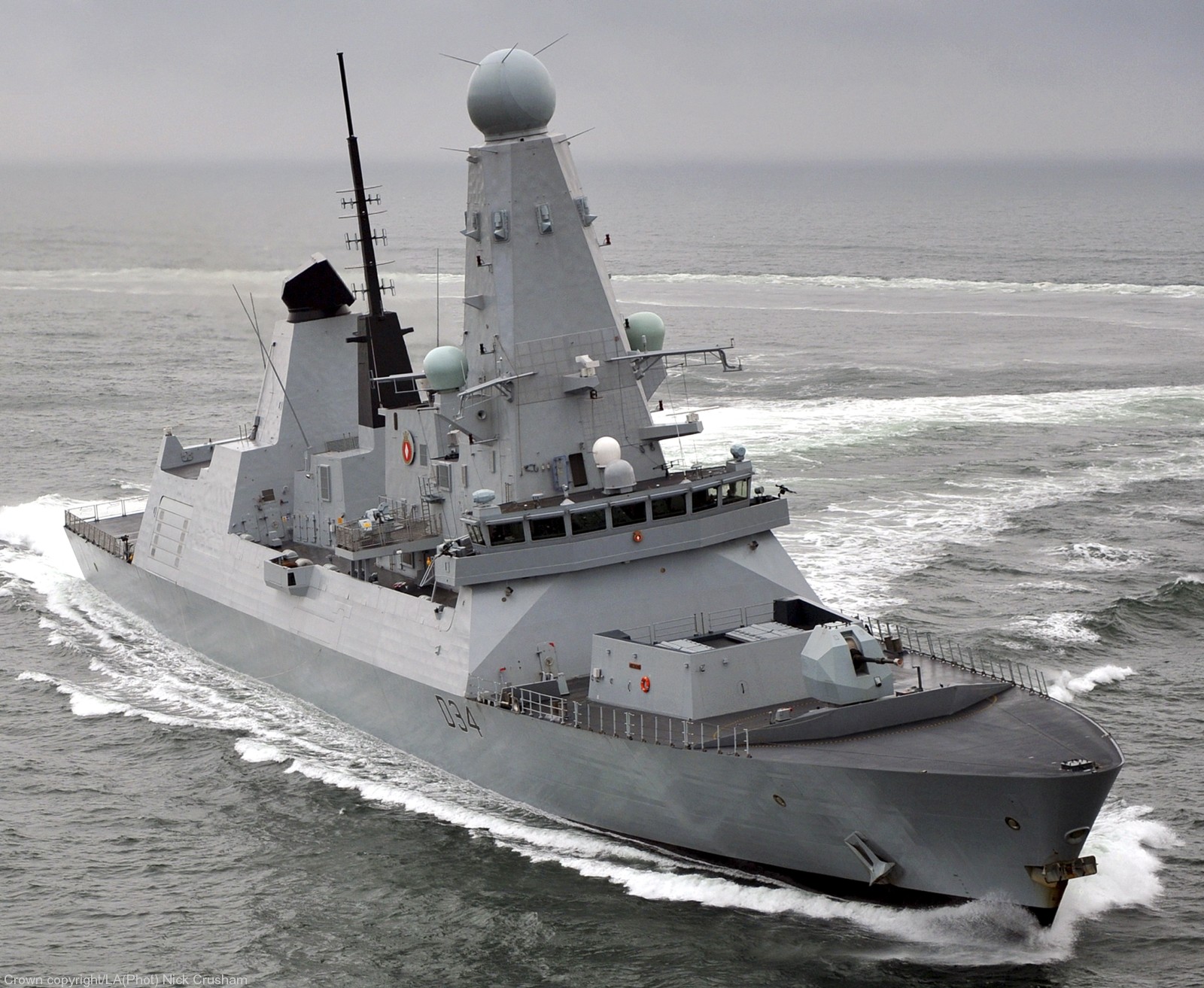 hms diamond d-34 type 45 daring class guided missile destroyer ddg royal navy sea viper paams 17