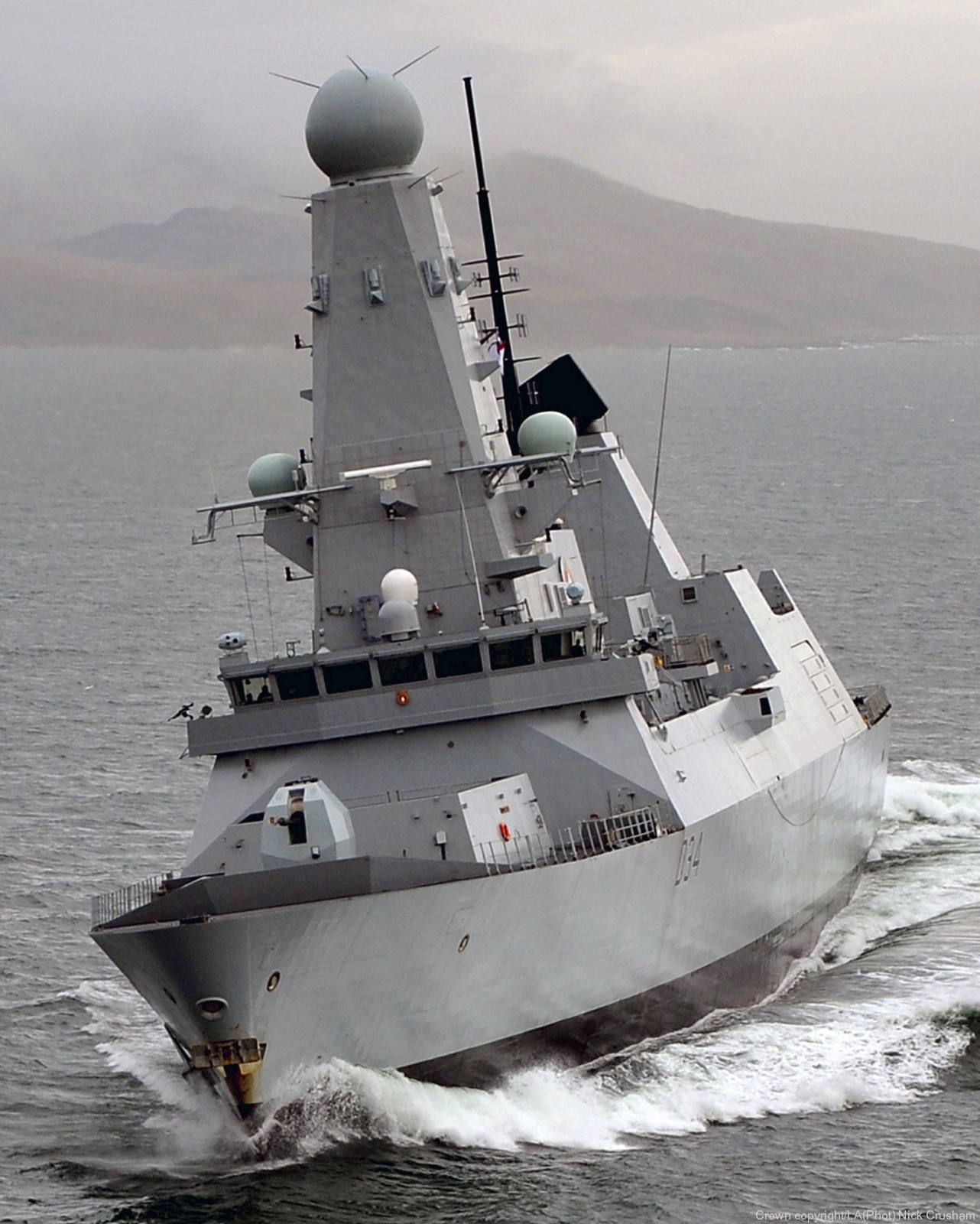 hms diamond d-34 type 45 daring class guided missile destroyer ddg royal navy sea viper paams 18