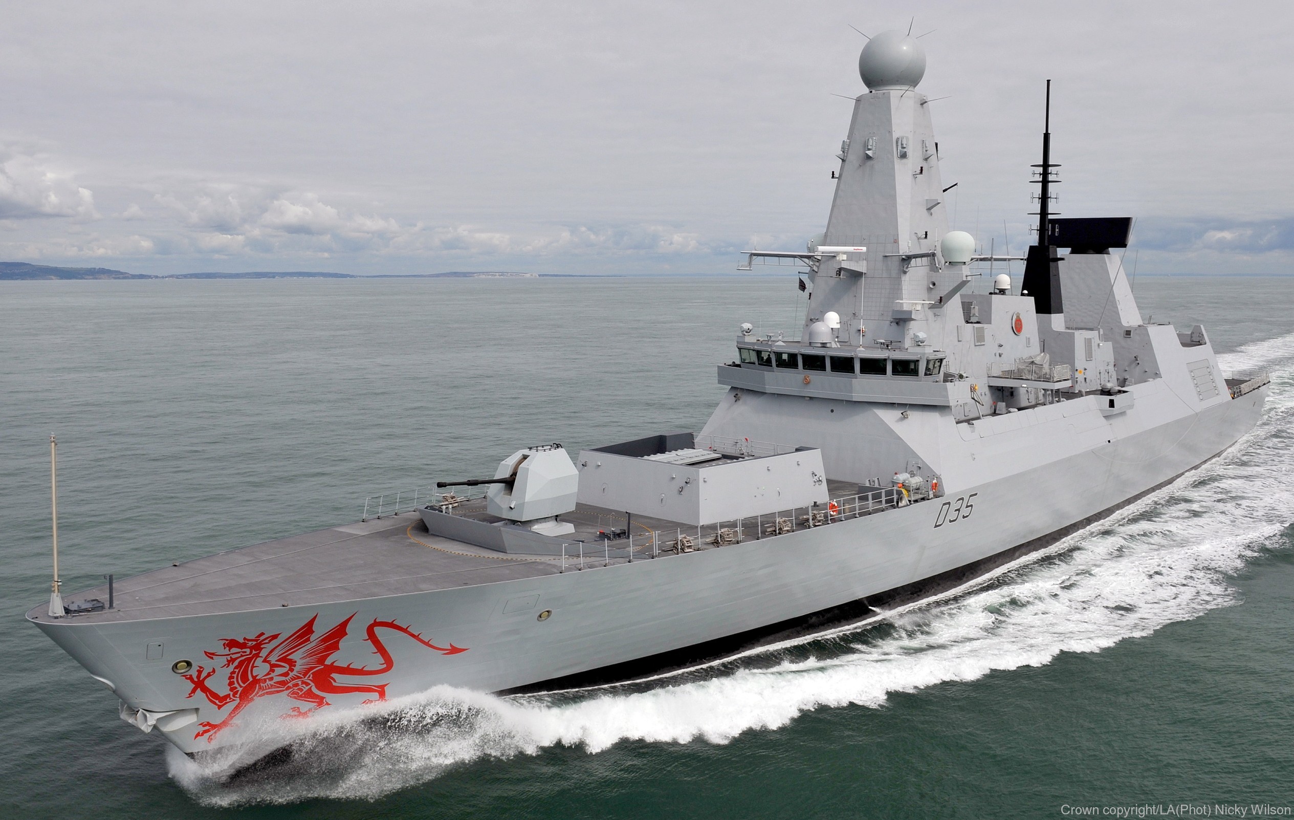 hms dragon d-35 type 45 daring class guided missile destroyer ddg royal navy sea viper paams 15x bae systems