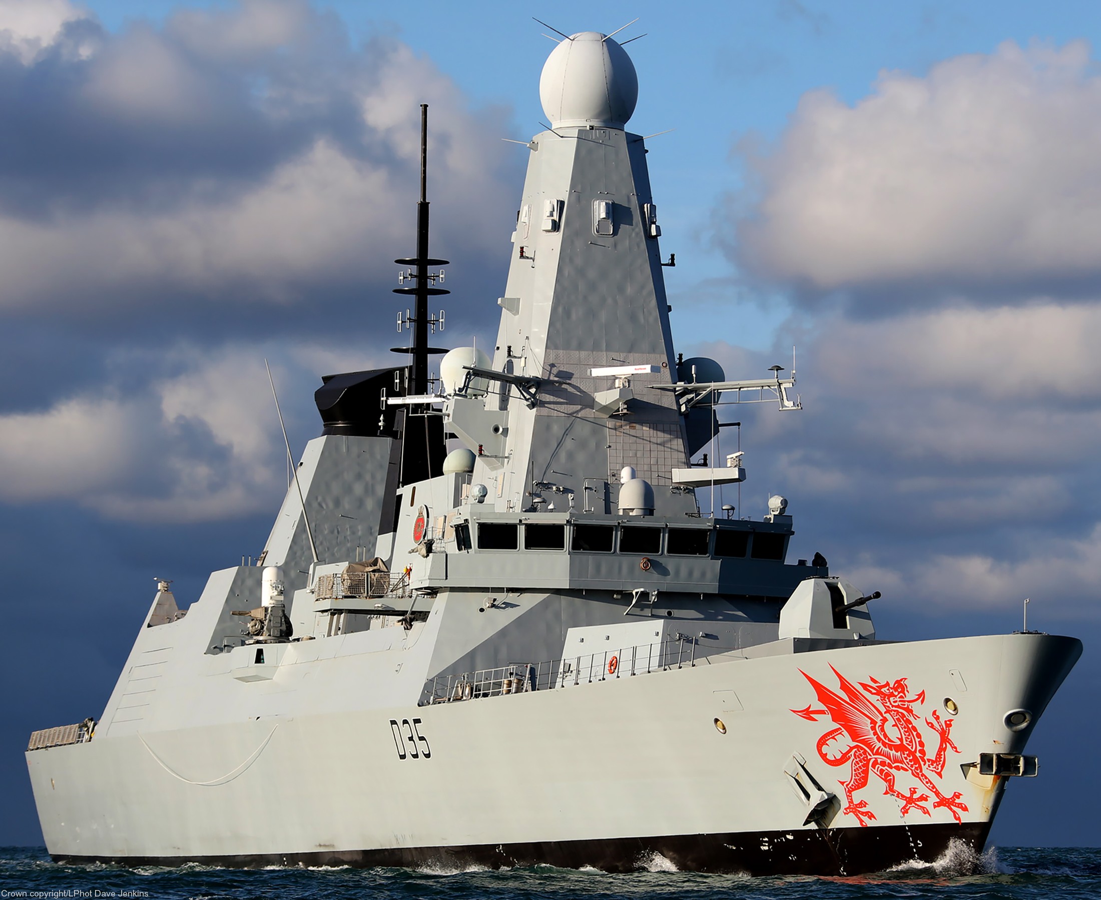 d35 hms dragon d-35 type 45 daring class guided missile destroyer ddg royal navy sea viper paams 41