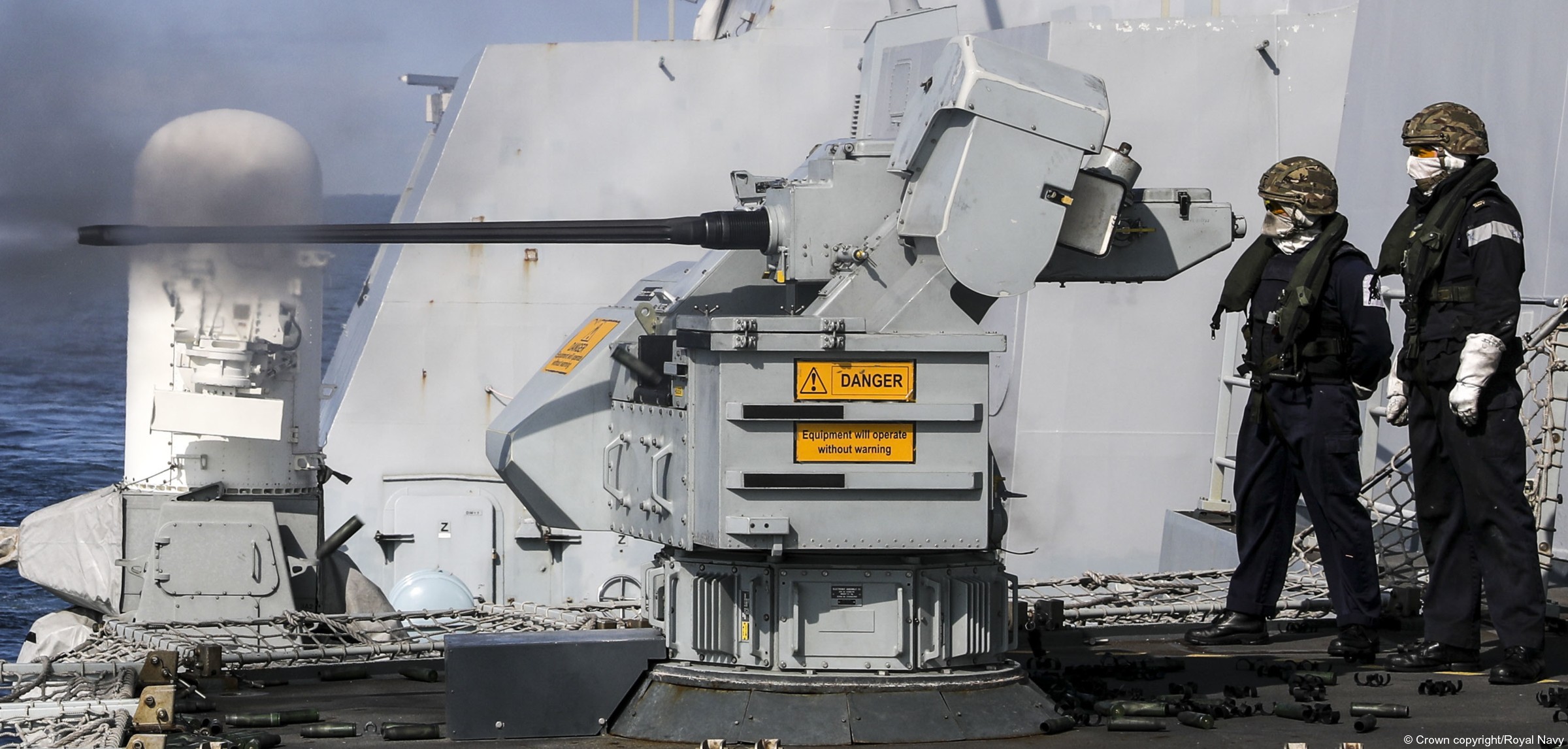 hms dragon d35 type 45 daring class guided missile destroyer ds30b rapid fire gun 54