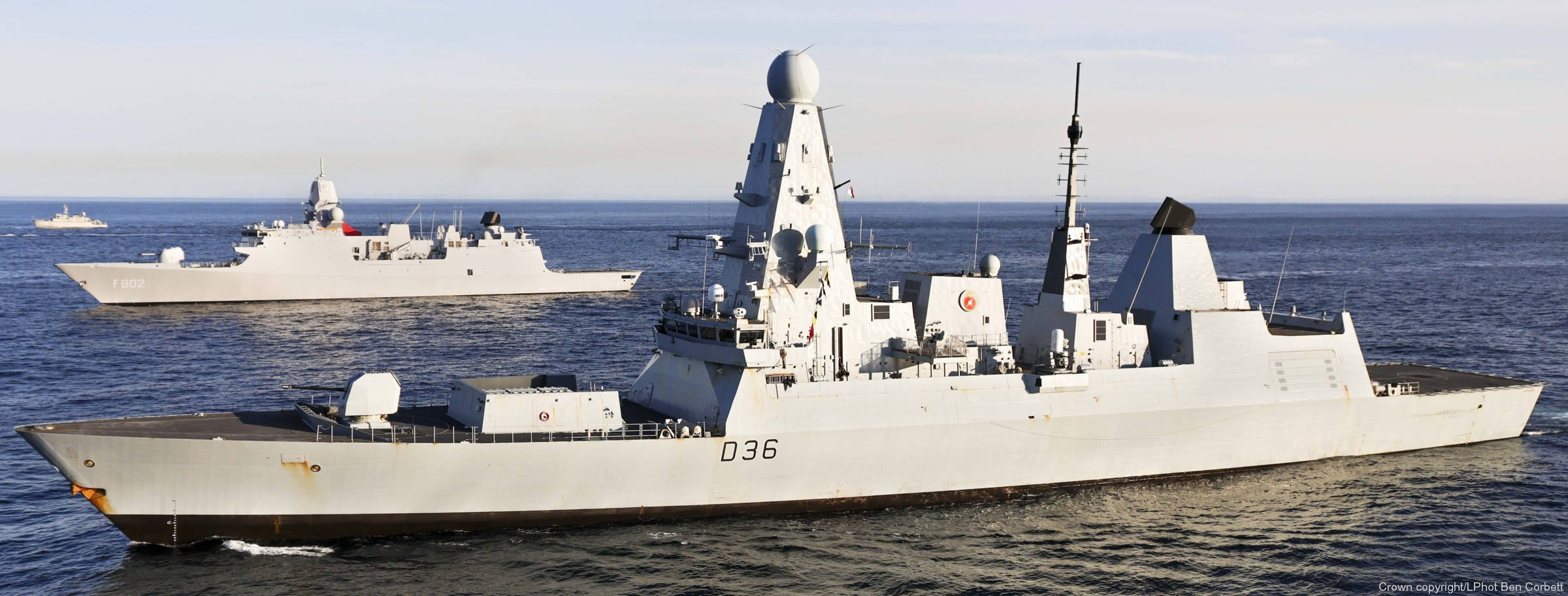 d36 hms defender d-36 type 45 daring class guided missile destroyer ddg royal navy sea viper 32