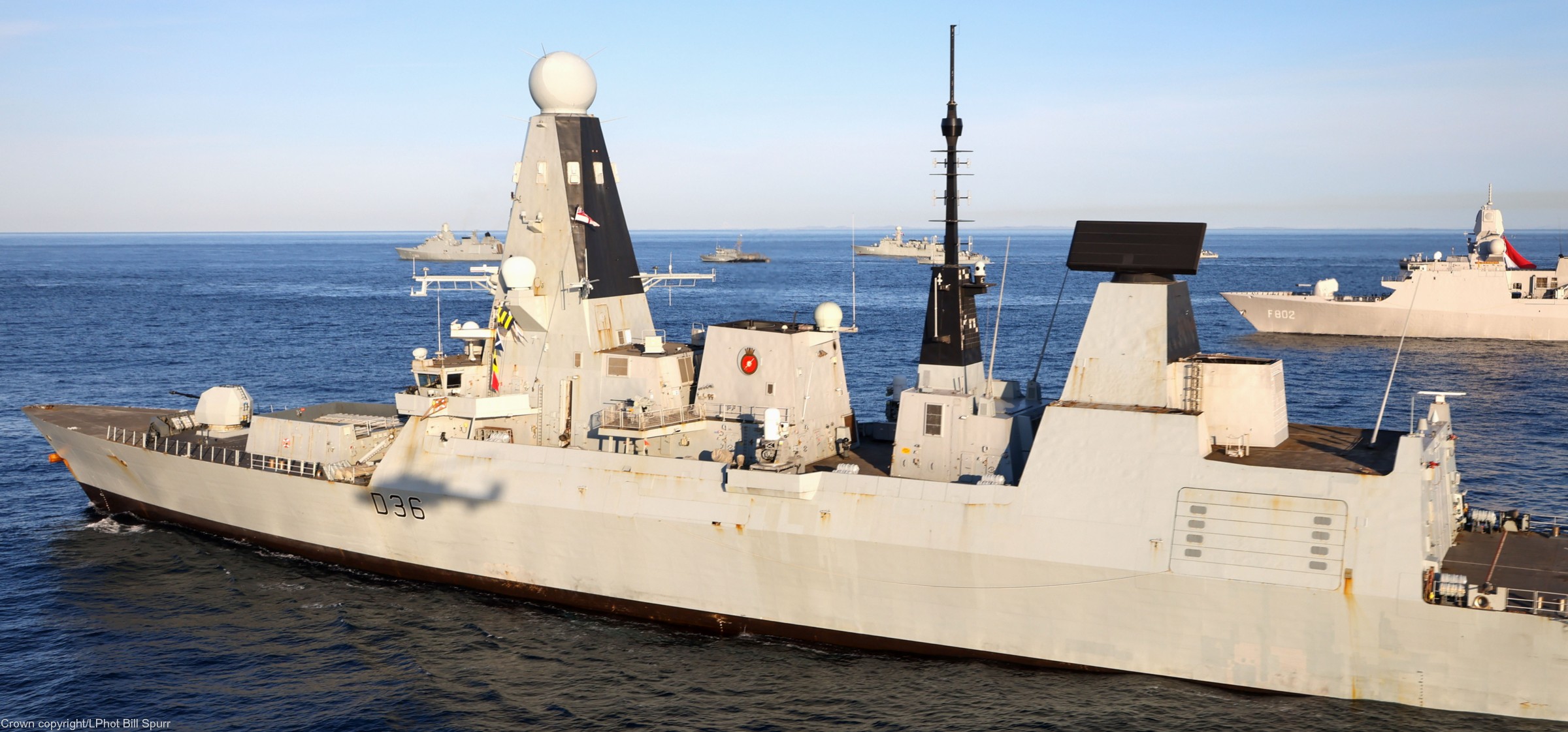 d36 hms defender d-36 type 45 daring class guided missile destroyer ddg royal navy sea viper 33