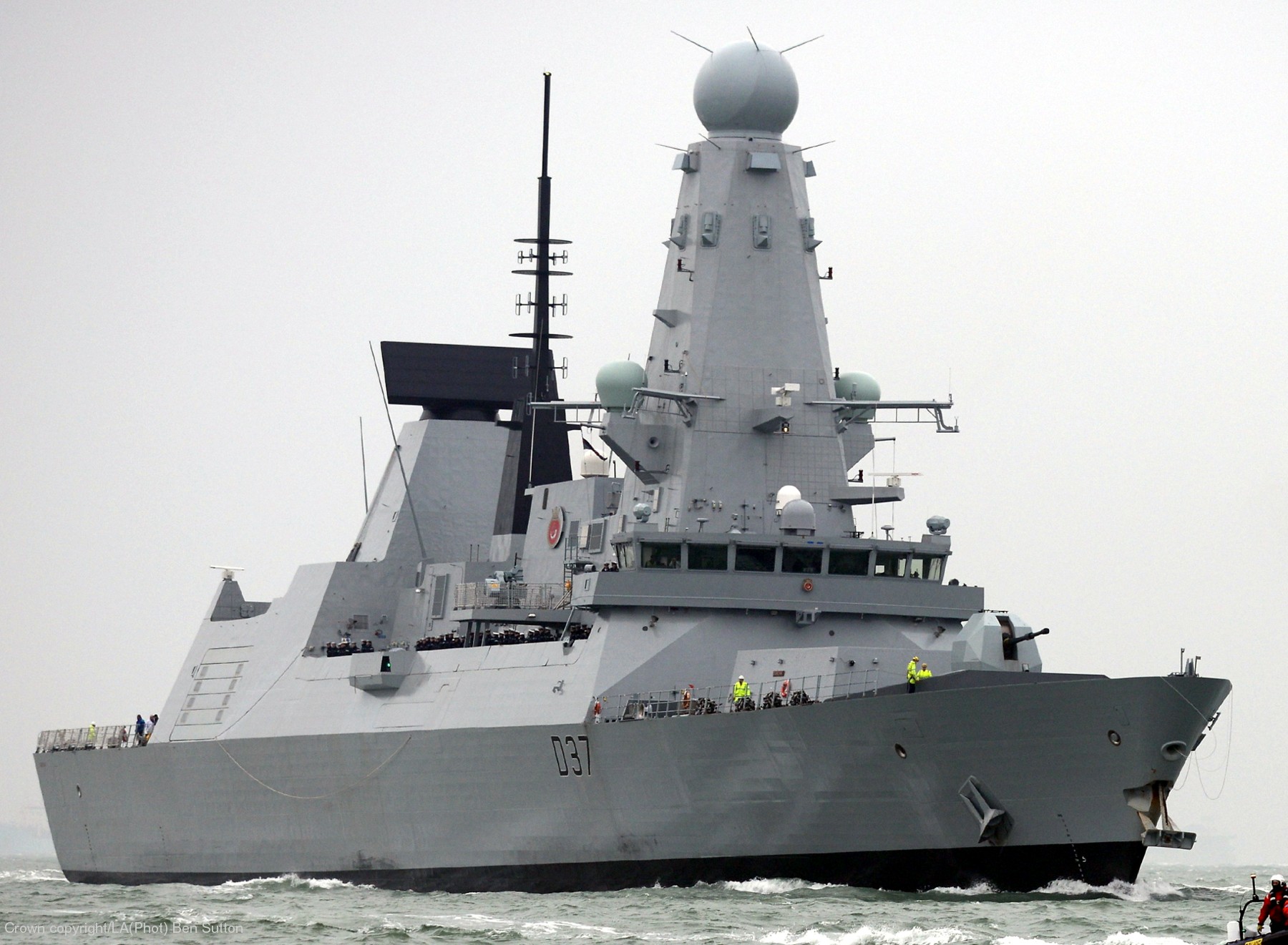 hms duncan d-37 type 45 daring class guided missile destroyer ddg royal navy sea viper paams 08