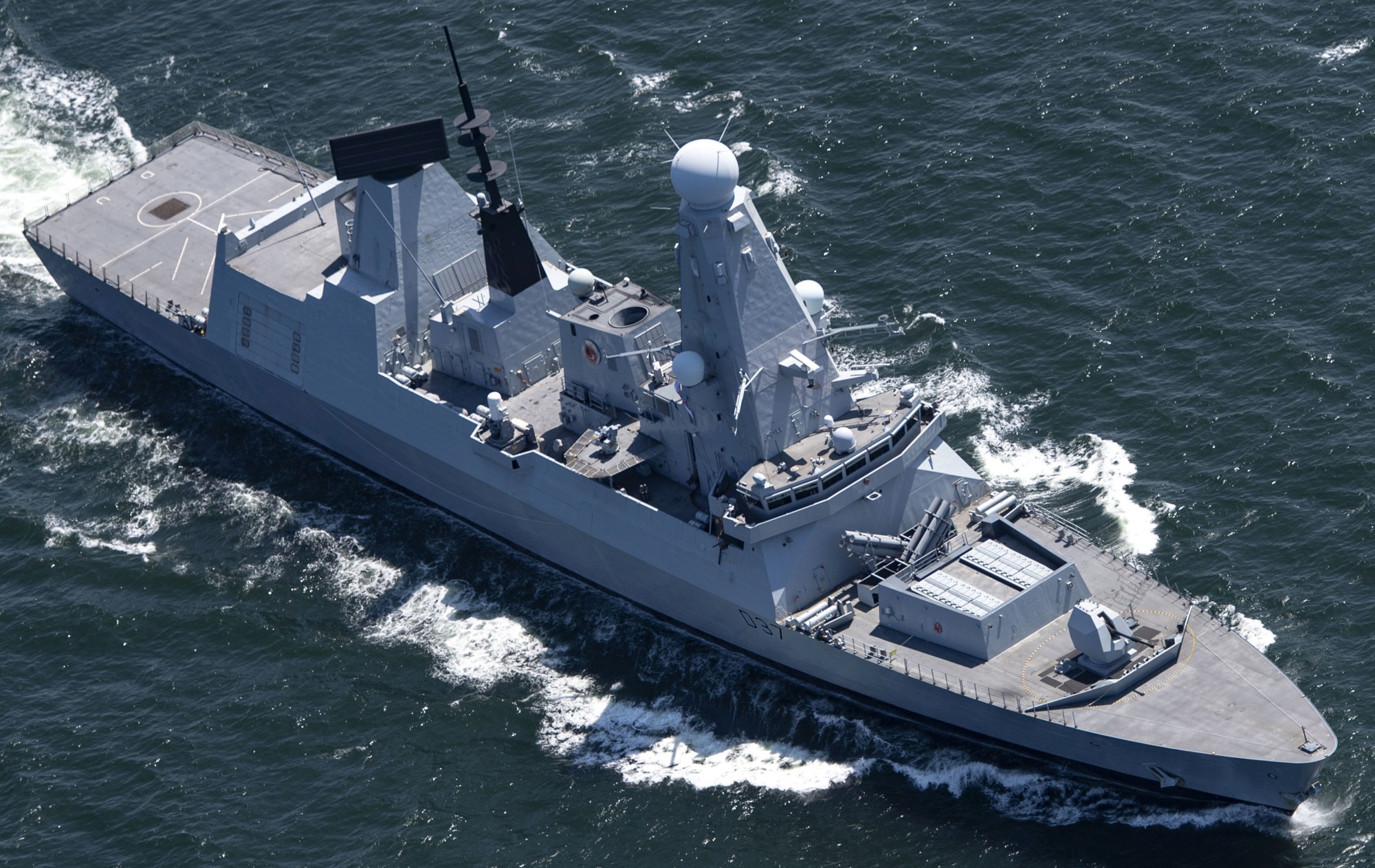 d37 hms duncan d-37 type 45 daring class guided missile destroyer ddg royal navy sea viper 20