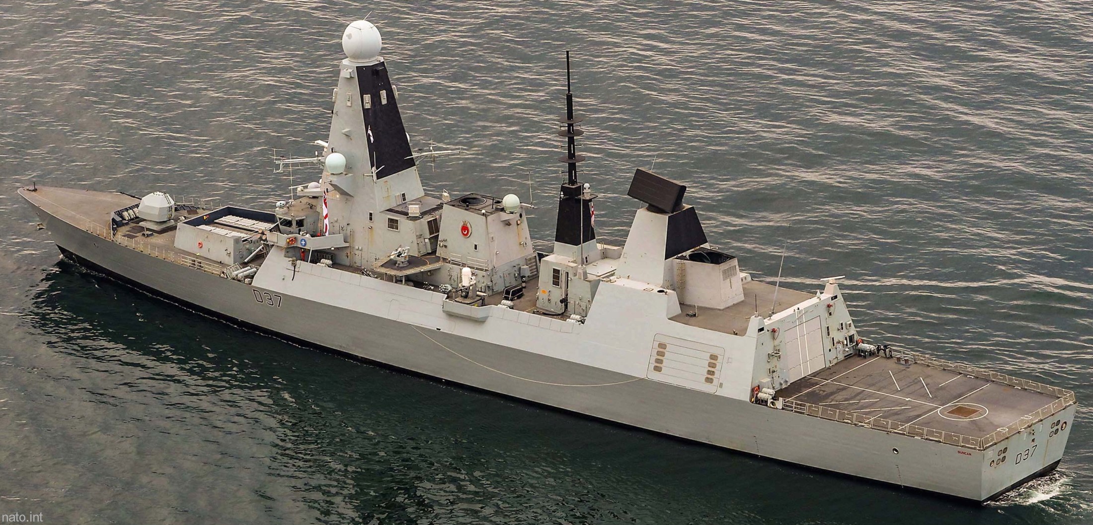 d37 hms duncan d-37 type 45 daring class guided missile destroyer ddg royal navy sea viper 32
