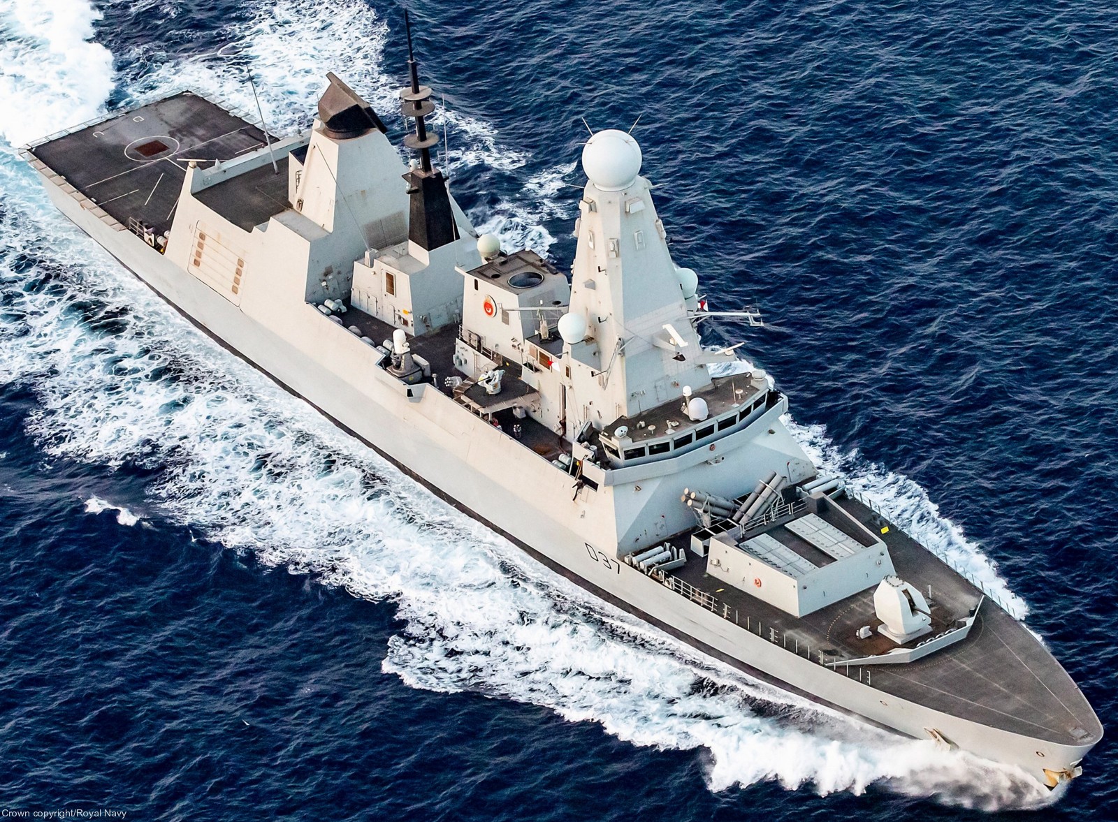 d37 hms duncan d-37 type 45 daring class guided missile destroyer ddg royal navy sea viper 64