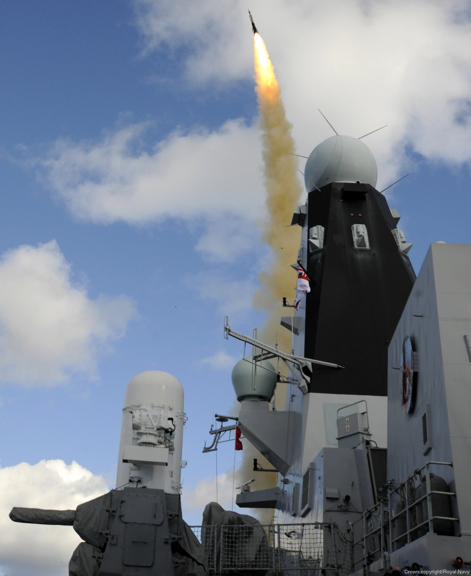 d37 hms duncan d-37 type 45 daring class guided missile destroyer ddg royal navy sea viper aster-30 sam sylver a-50 vls 66