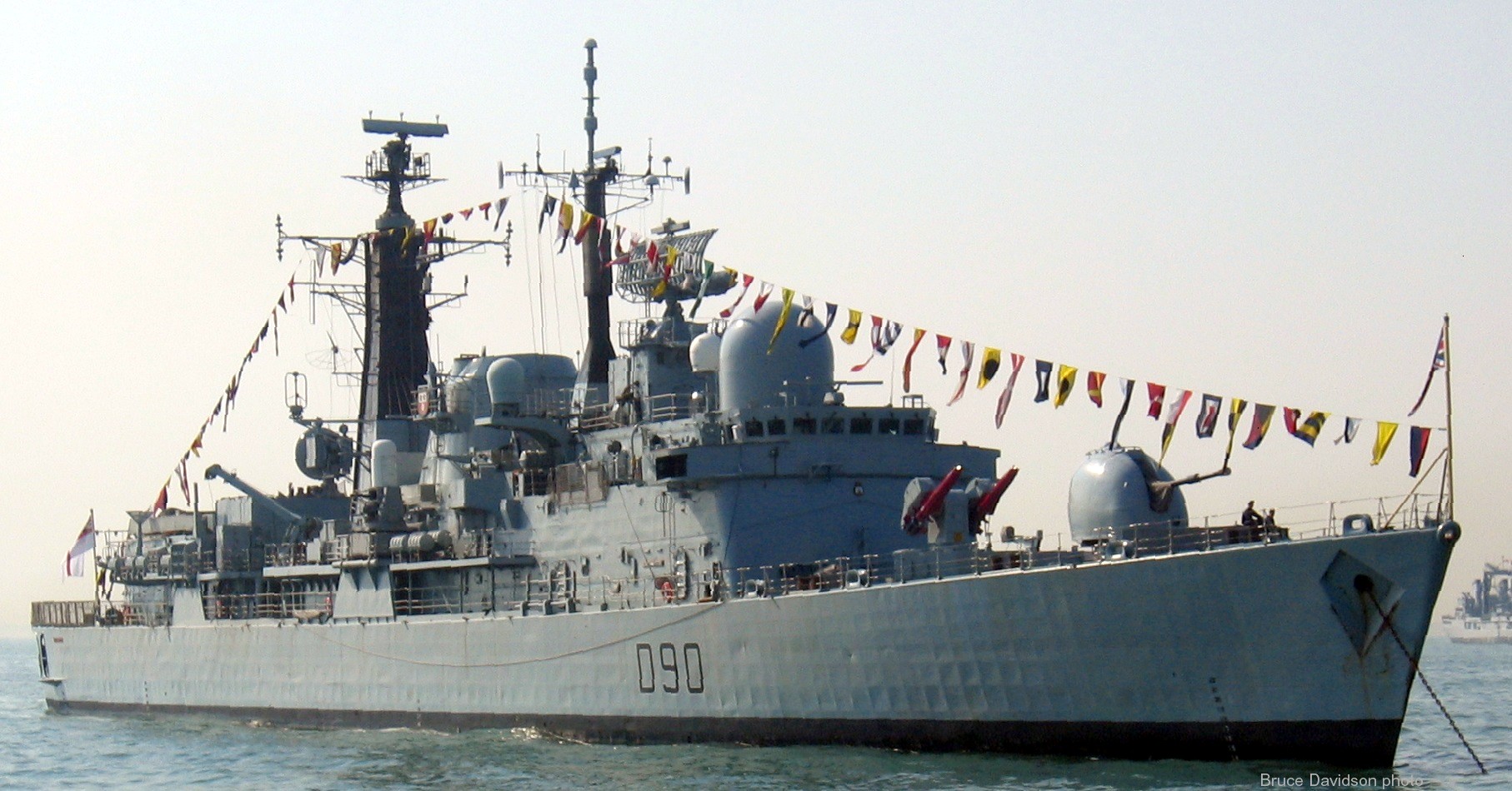 hms southampton d 90 type 42 sheffield class destroyer royal navy