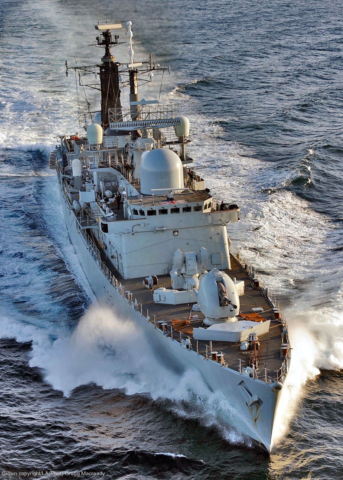 d 92 hms liverpool royal navy destroyer