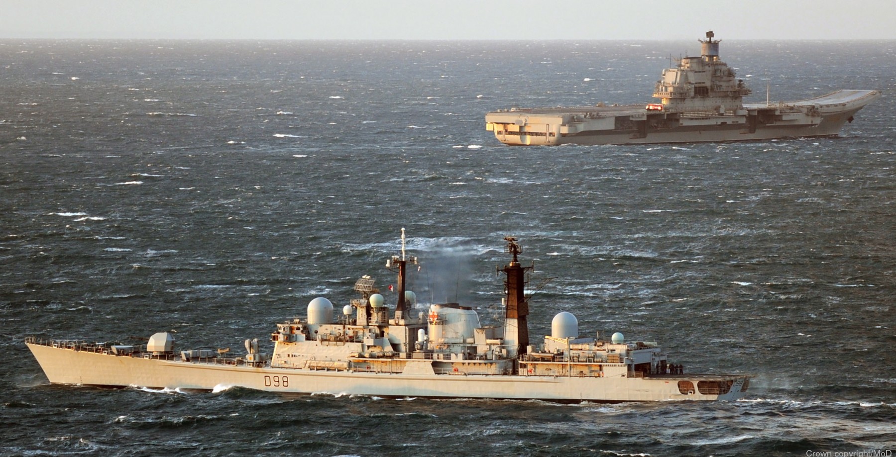 d-98 hms york type 42 sheffield class guided missile destroyer royal navy 04