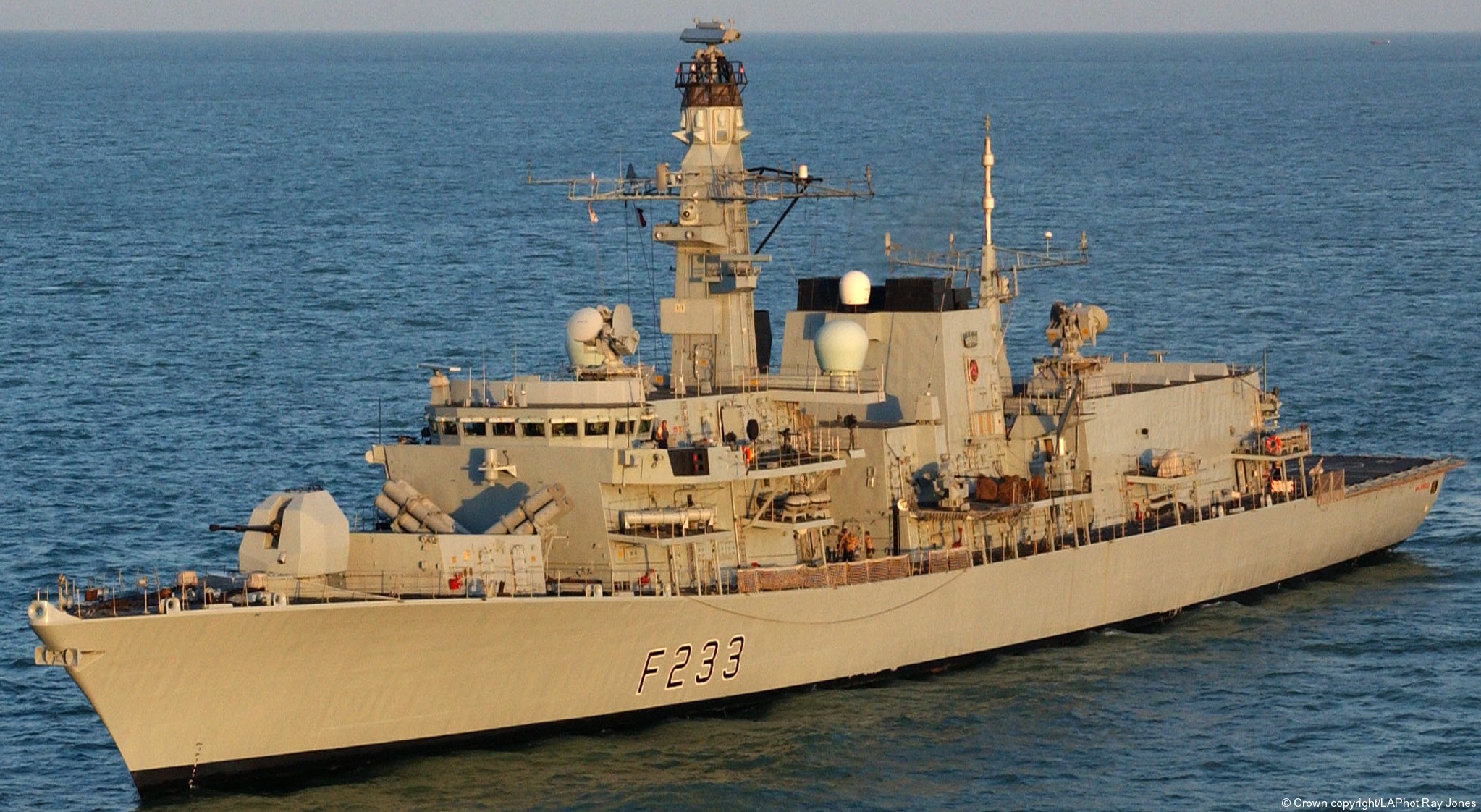 f233 hms marlborough type 23 duke class guided missile frigate ffg royal navy 18