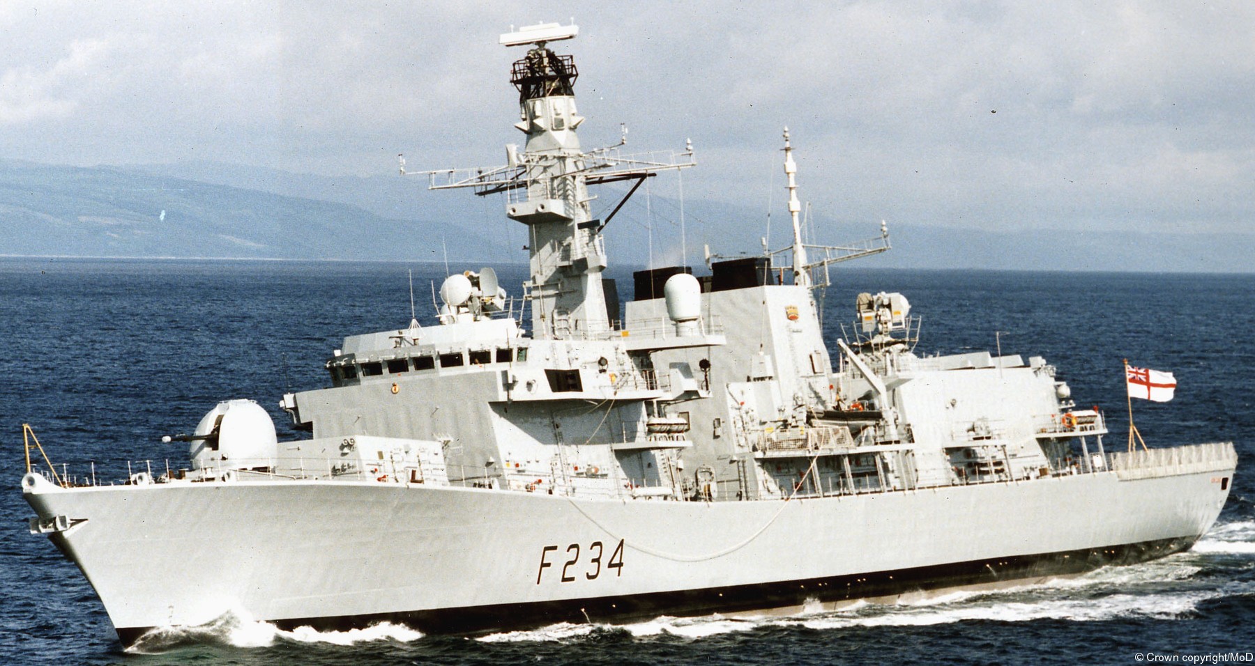 f234 hms iron duke type 23 duke class guided missile frigate ffg royal navy 62