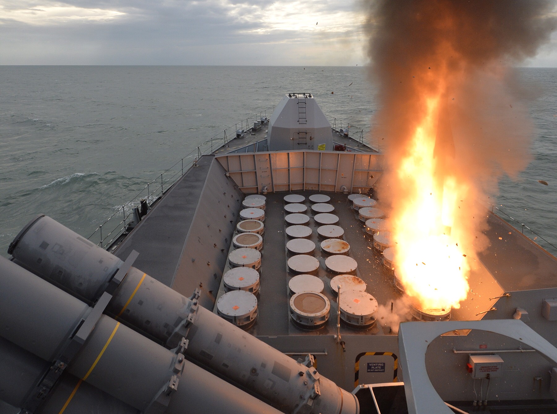 f234 hms iron duke type 23 duke class frigate gws-26 vertical launching system vls sea wolf sam missile 66