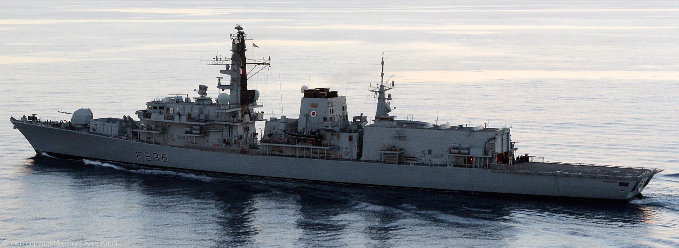 f-236 hms montrose type 23 duke class guided missile frigate ffg royal navy 02