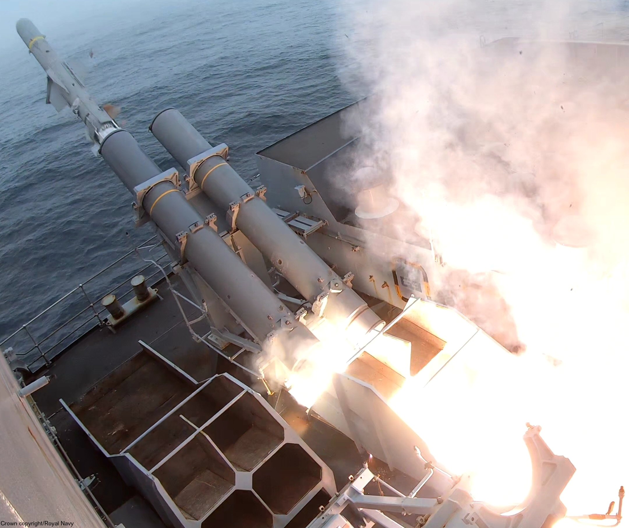 f-237 hms westminster type 23 duke class guided missile frigate ffg royal navy 30 rgm-84 harpoon ssm