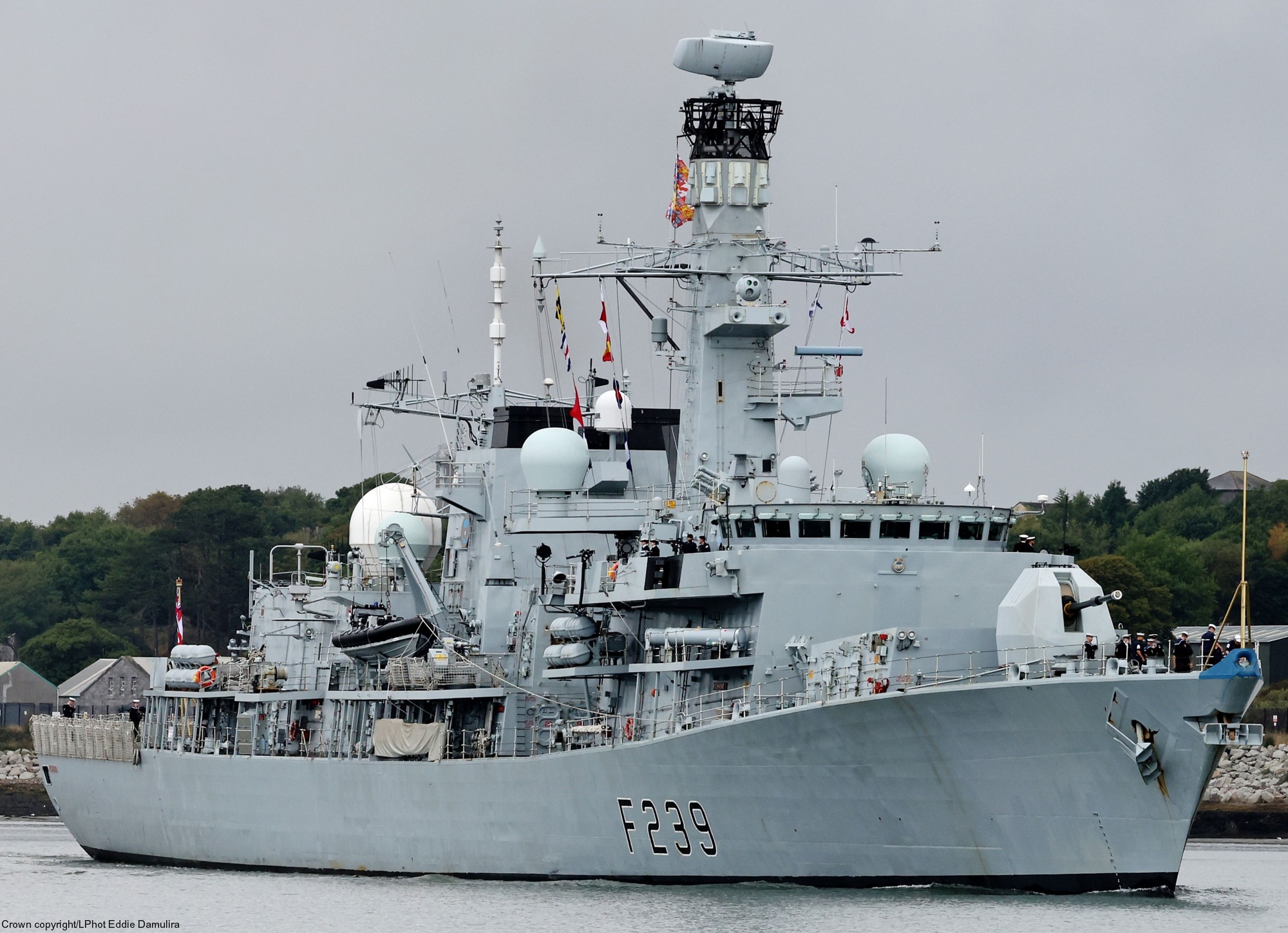 f-239 hms richmond type 23 duke class guided missile frigate ffg royal navy 19
