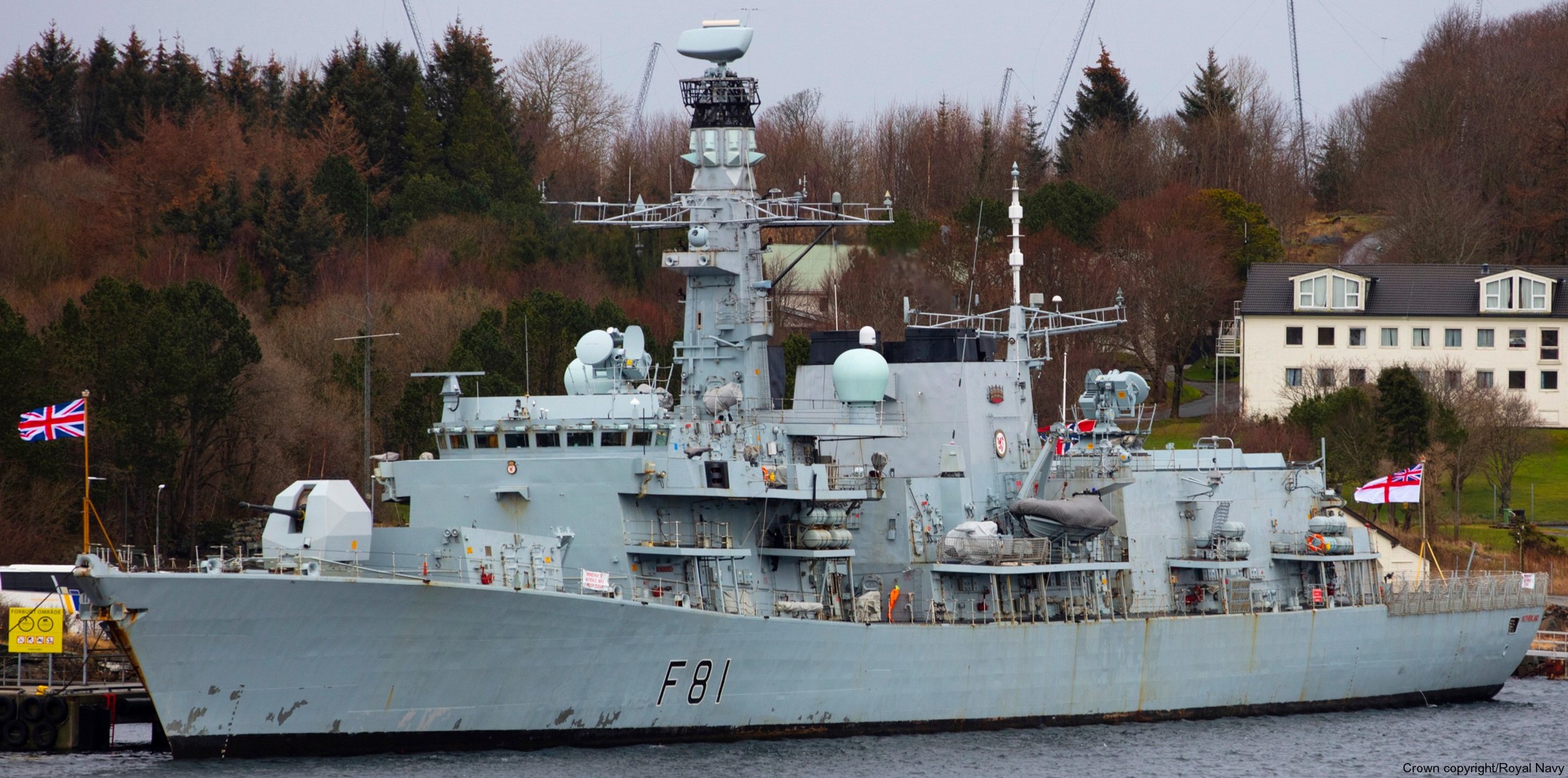 f-81 hms sutherland type 23 duke class guided missile frigate ffg royal navy 15