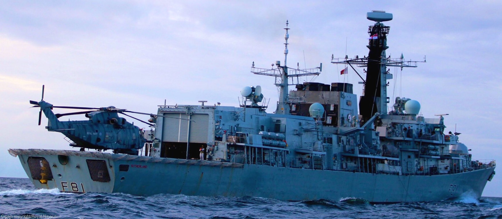 f-81 hms sutherland type 23 duke class guided missile frigate ffg royal navy 19 merlin helicopter