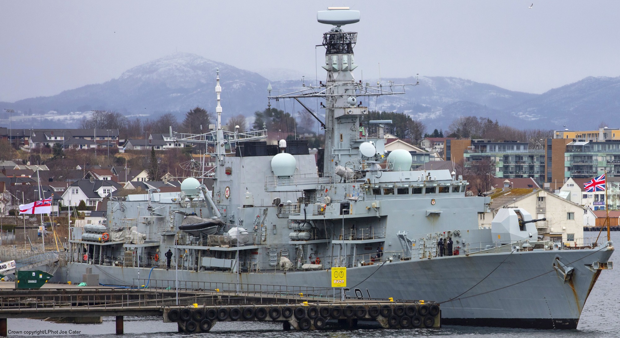 f-81 hms sutherland type 23 duke class guided missile frigate ffg royal navy 36