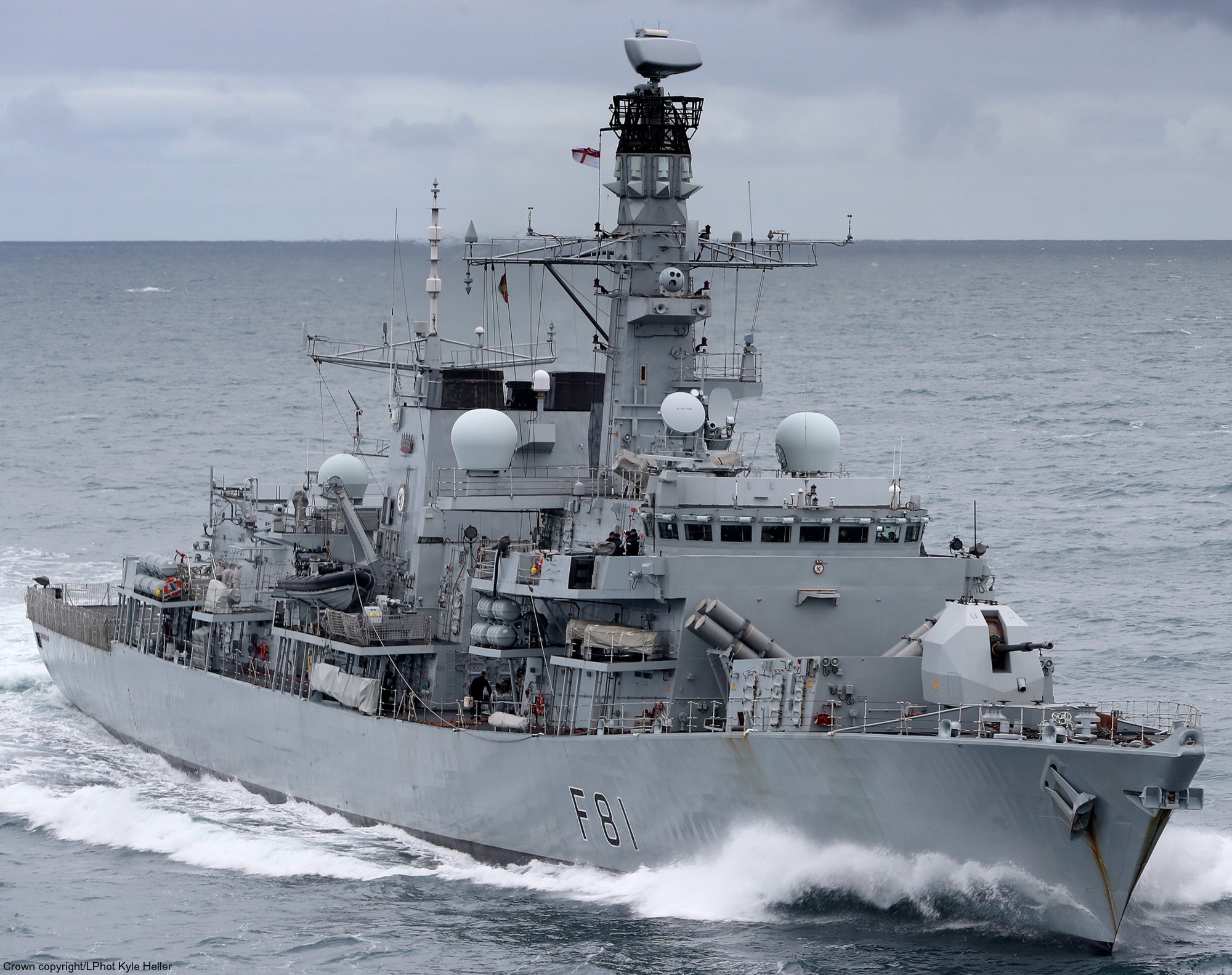 f-81 hms sutherland type 23 duke class guided missile frigate ffg royal navy 39