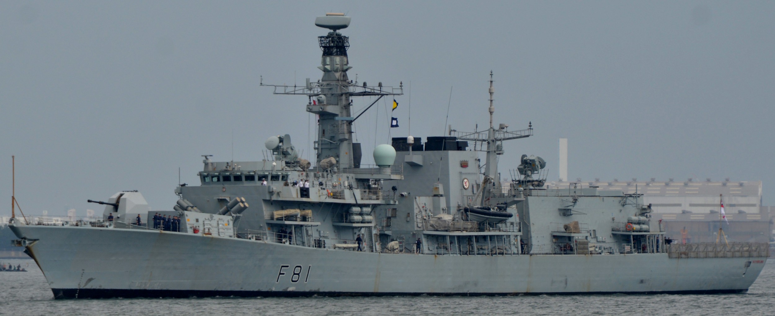 f-81 hms sutherland type 23 duke class guided missile frigate ffg royal navy 49 japan