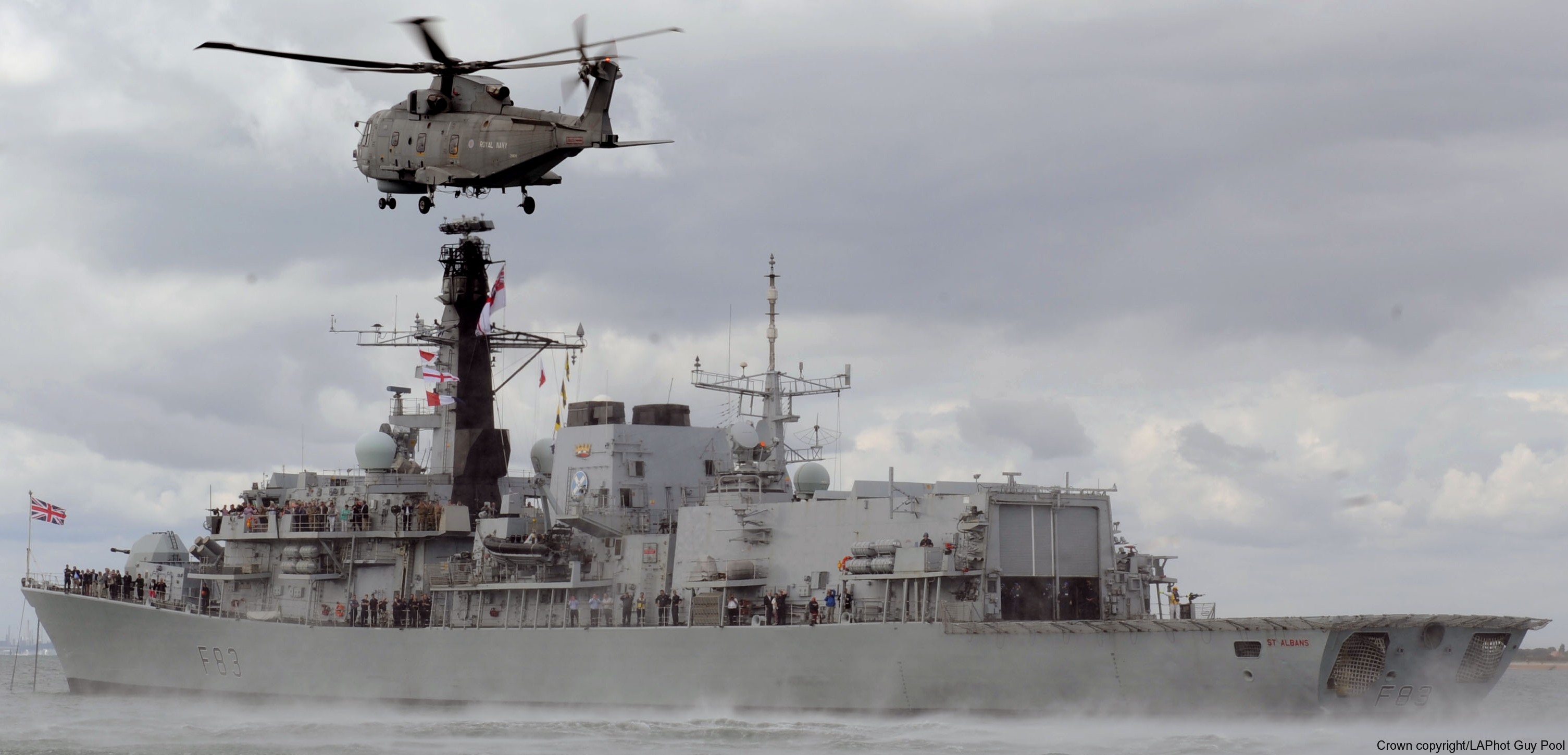 f-83 hms st. albans type 23 duke class guided missile frigate ffg royal navy 15 merlin helicopter