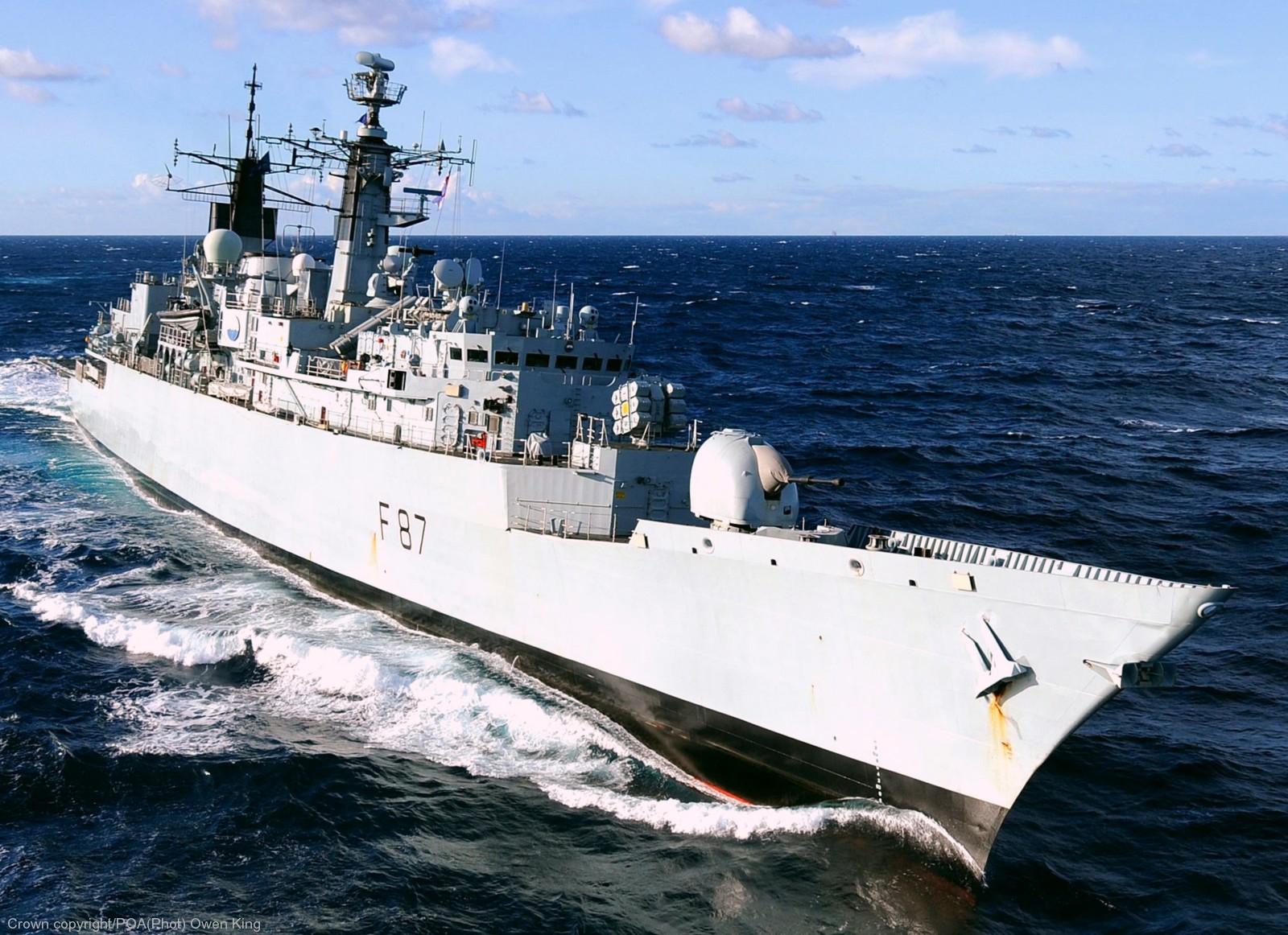 hms chatham f 87 type 22 broadsword class frigate royal navy
