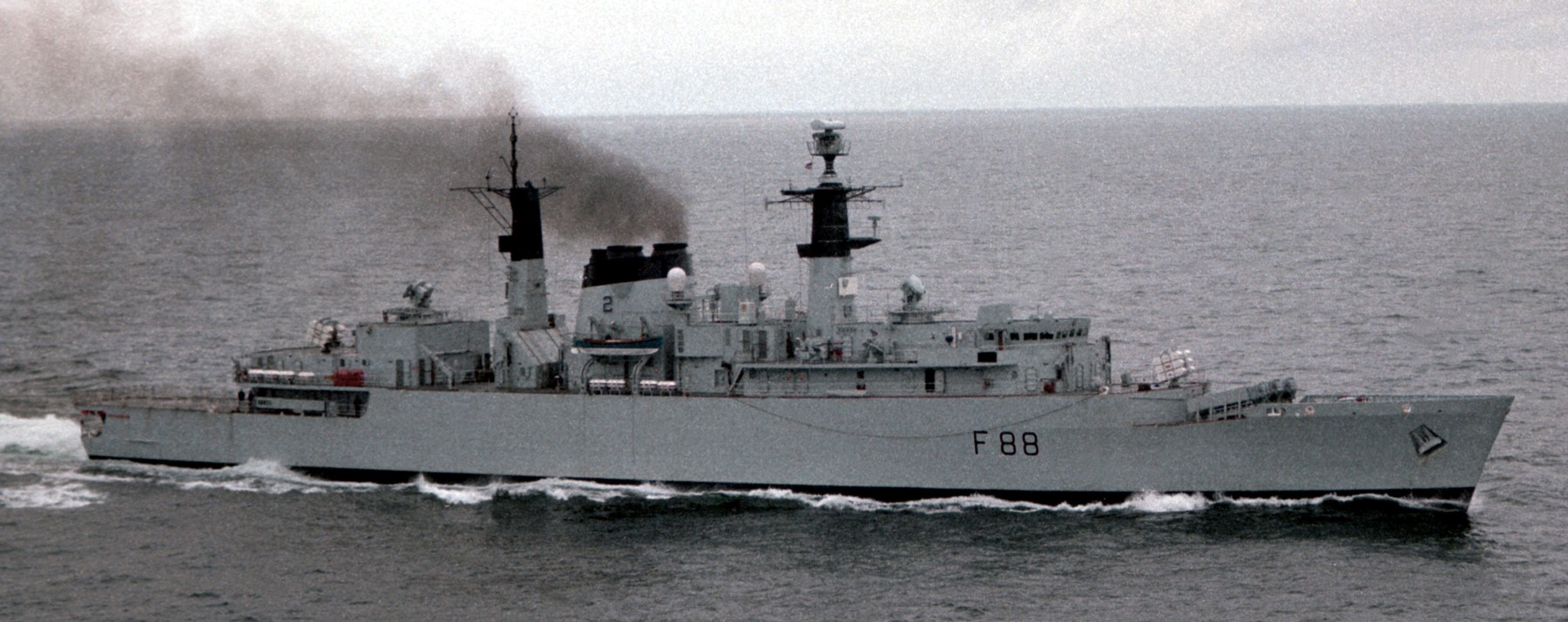 hms broadsword f 88 class type 22 frigate royal navy