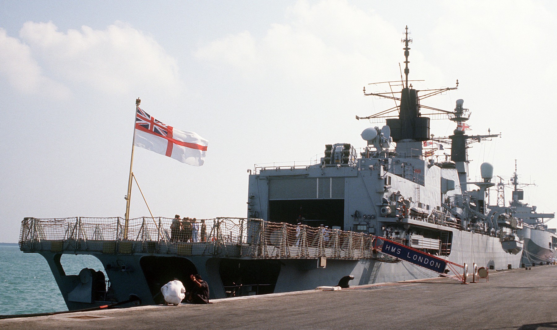 f-95 hms london type 22 broadsword class frigate royal navy 02x