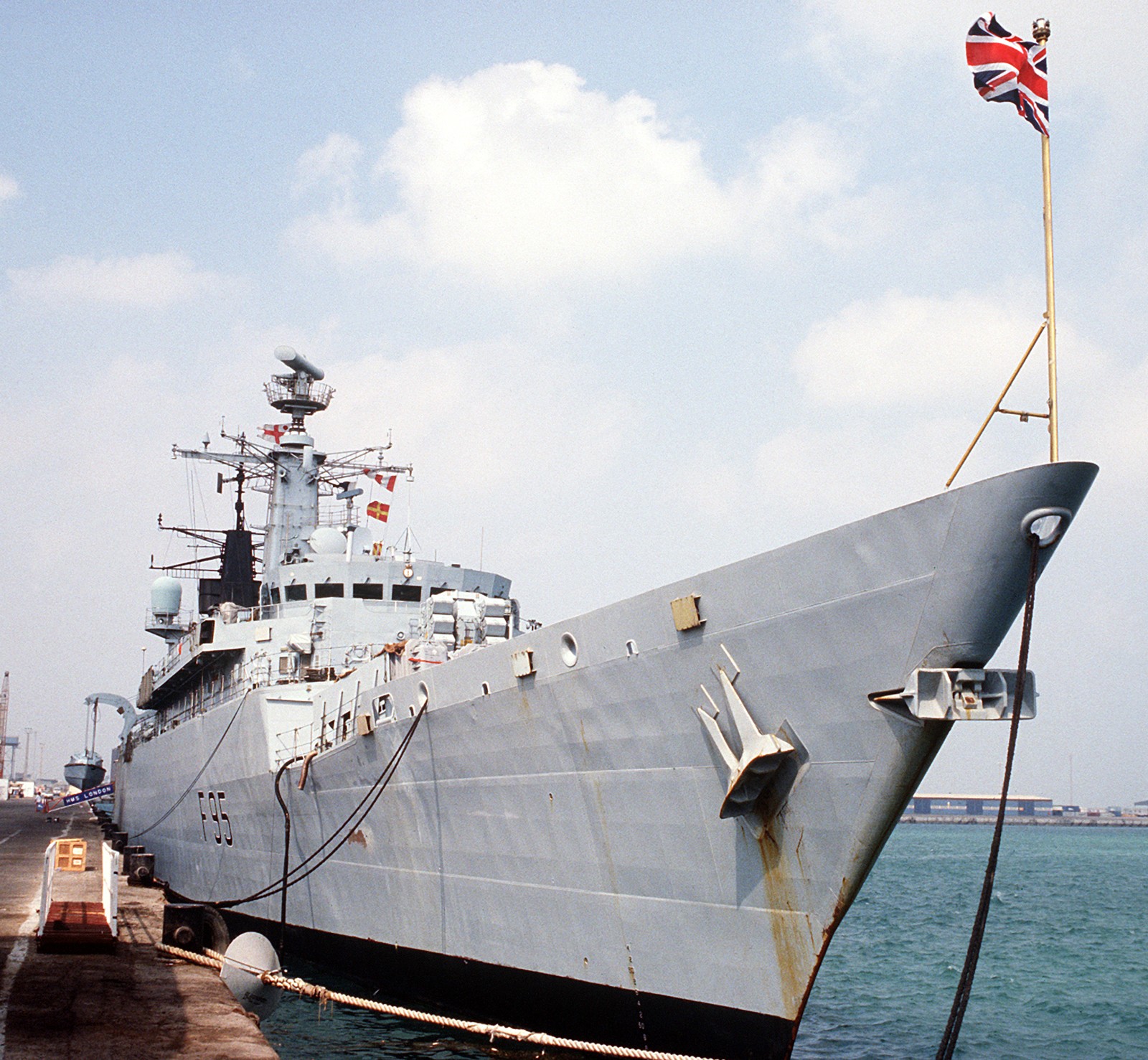 hms london f 95 broadsword class type 22 frigate royal navy