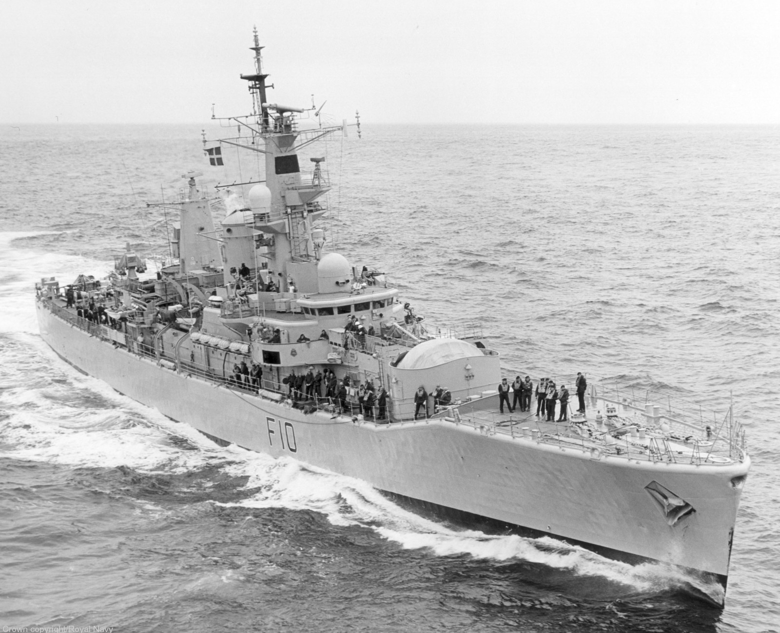 hms aurora f 10 leander class frigate type 12i royal navy