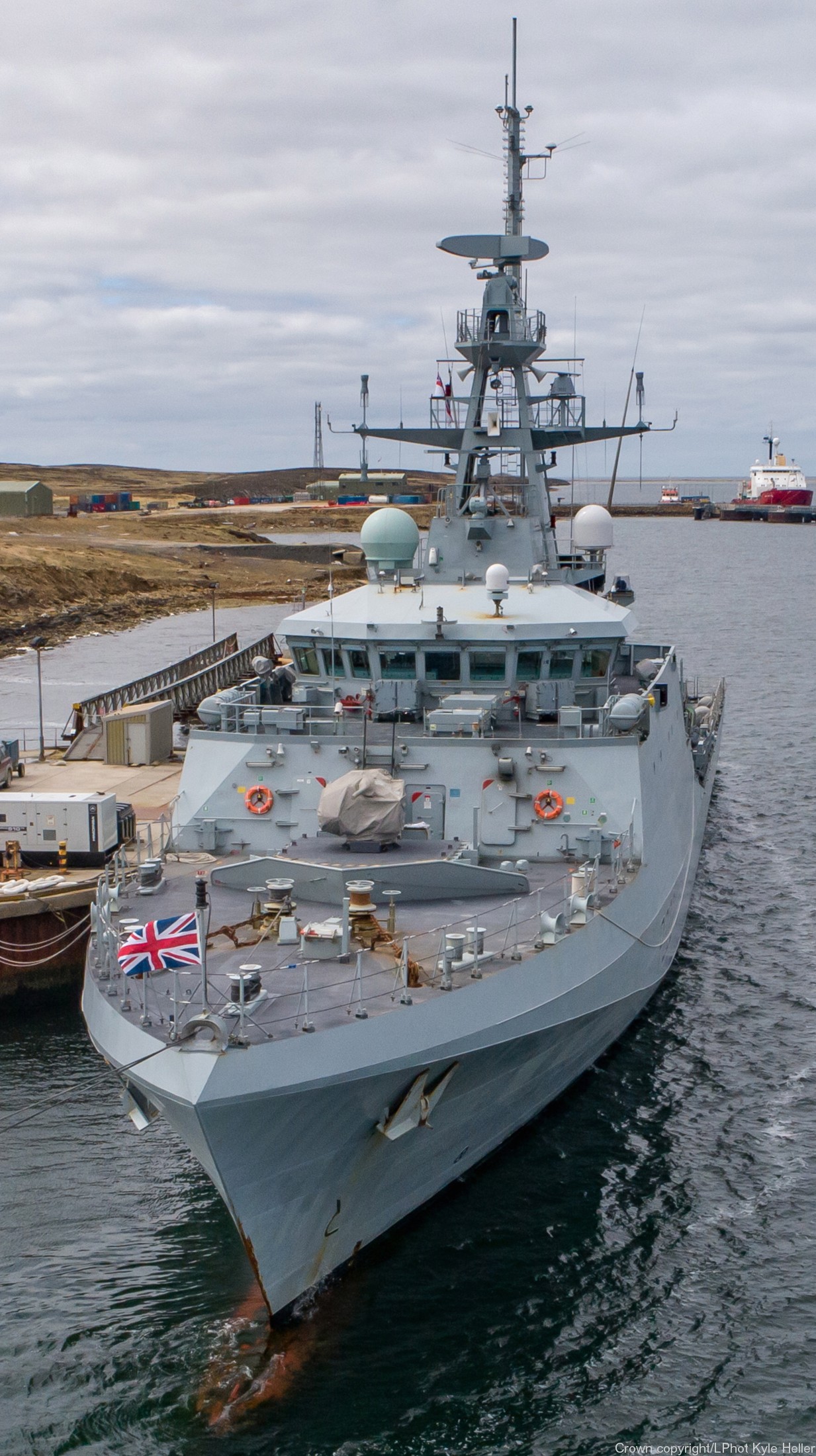 p222 hms forth river class offshore patrol vessel opv royal navy 34