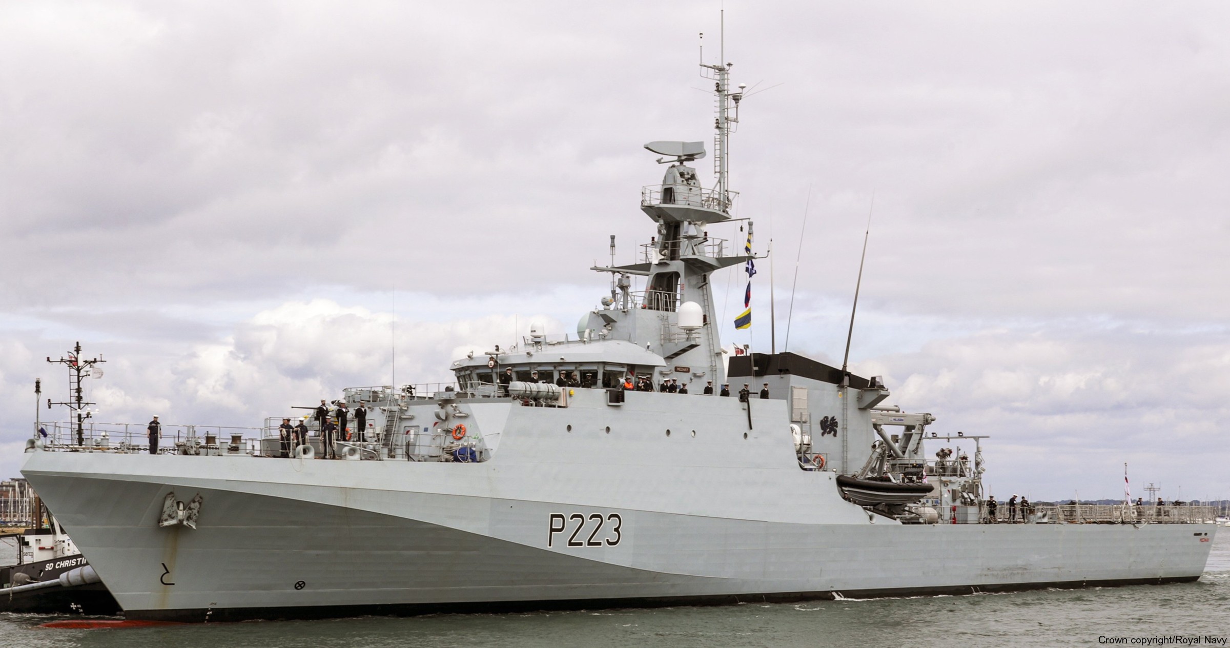 p-223 hms medway river class offshore patrol vessel opv royal navy 02