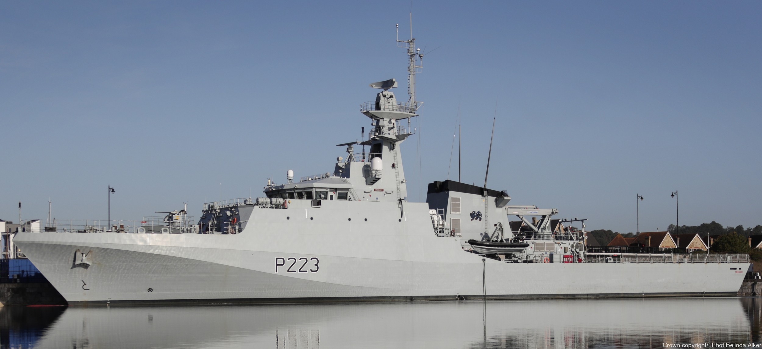 p223 hms medway insignia crest patch badge river class offshore patrol vessel opv royal navy 35