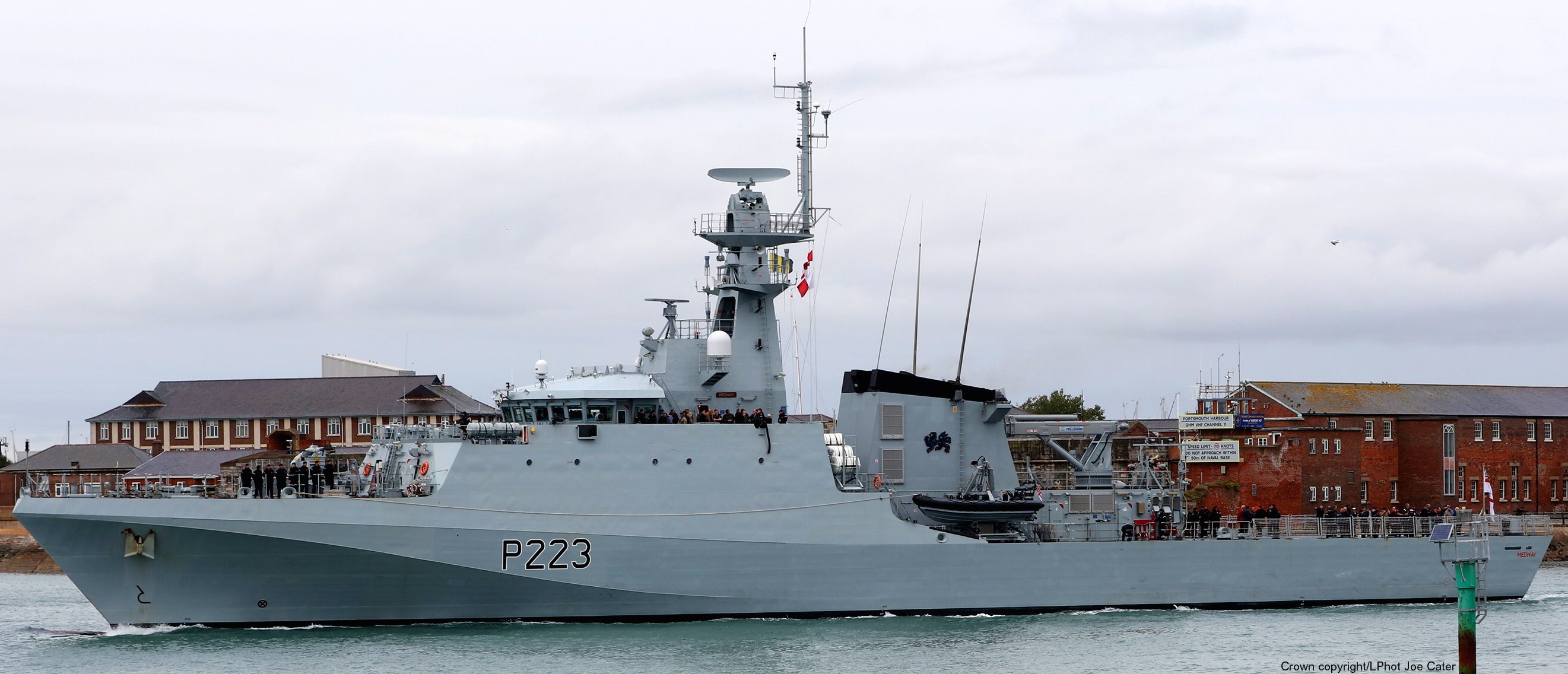 p223 hms medway insignia crest patch badge river class offshore patrol vessel opv royal navy 48 portsmouth