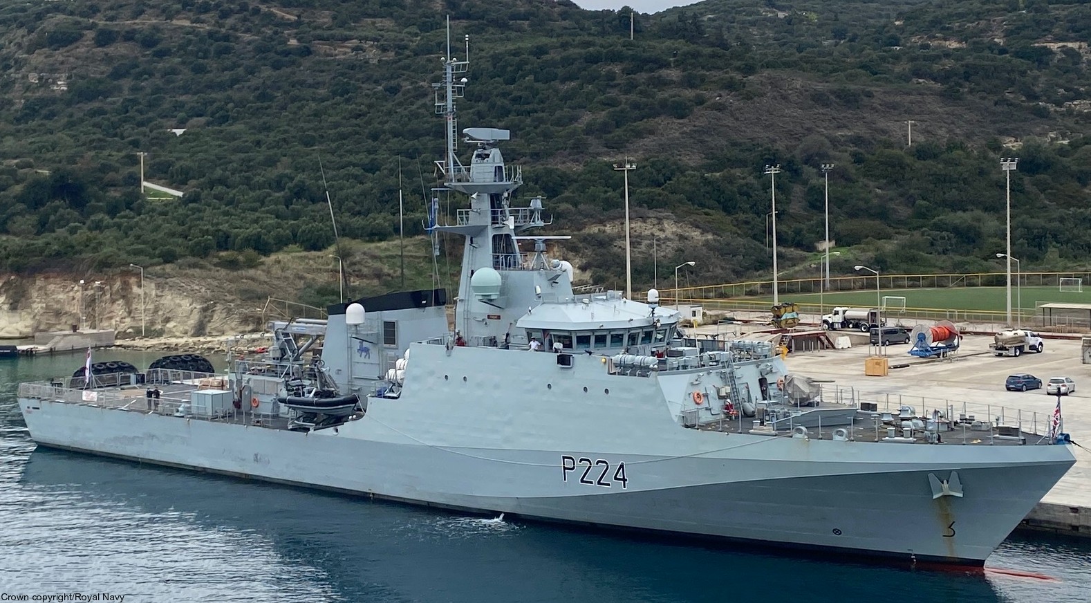 p-224 hms trent river class offshore patrol vessel opv royal navy 12