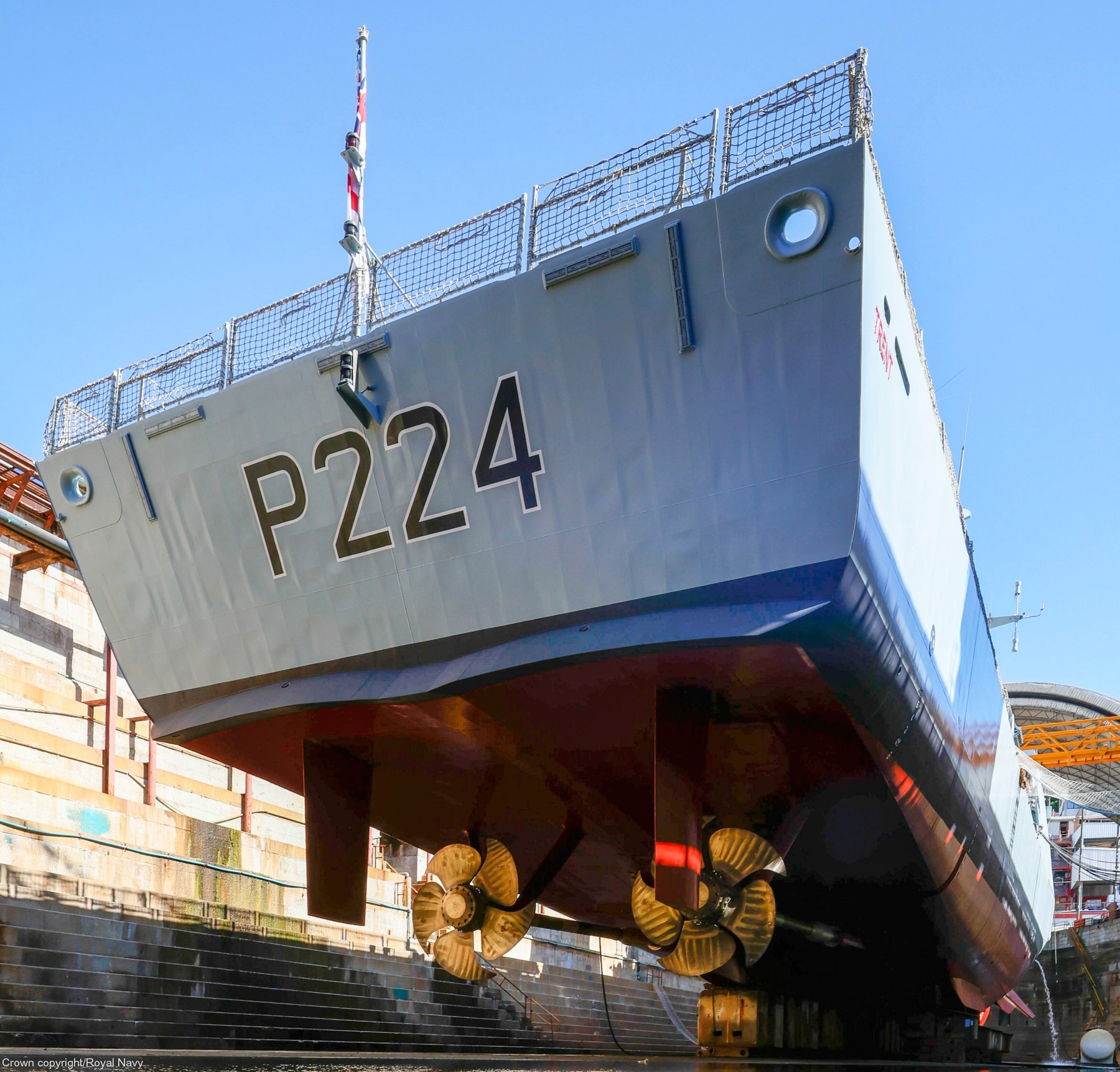 p224 hms trent river class offshore patrol vessel opv royal navy 31 dry dock