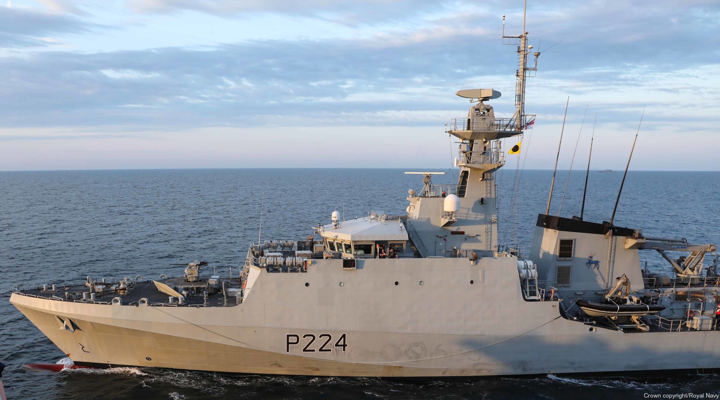 p224 hms trent river class offshore patrol vessel opv royal navy 36