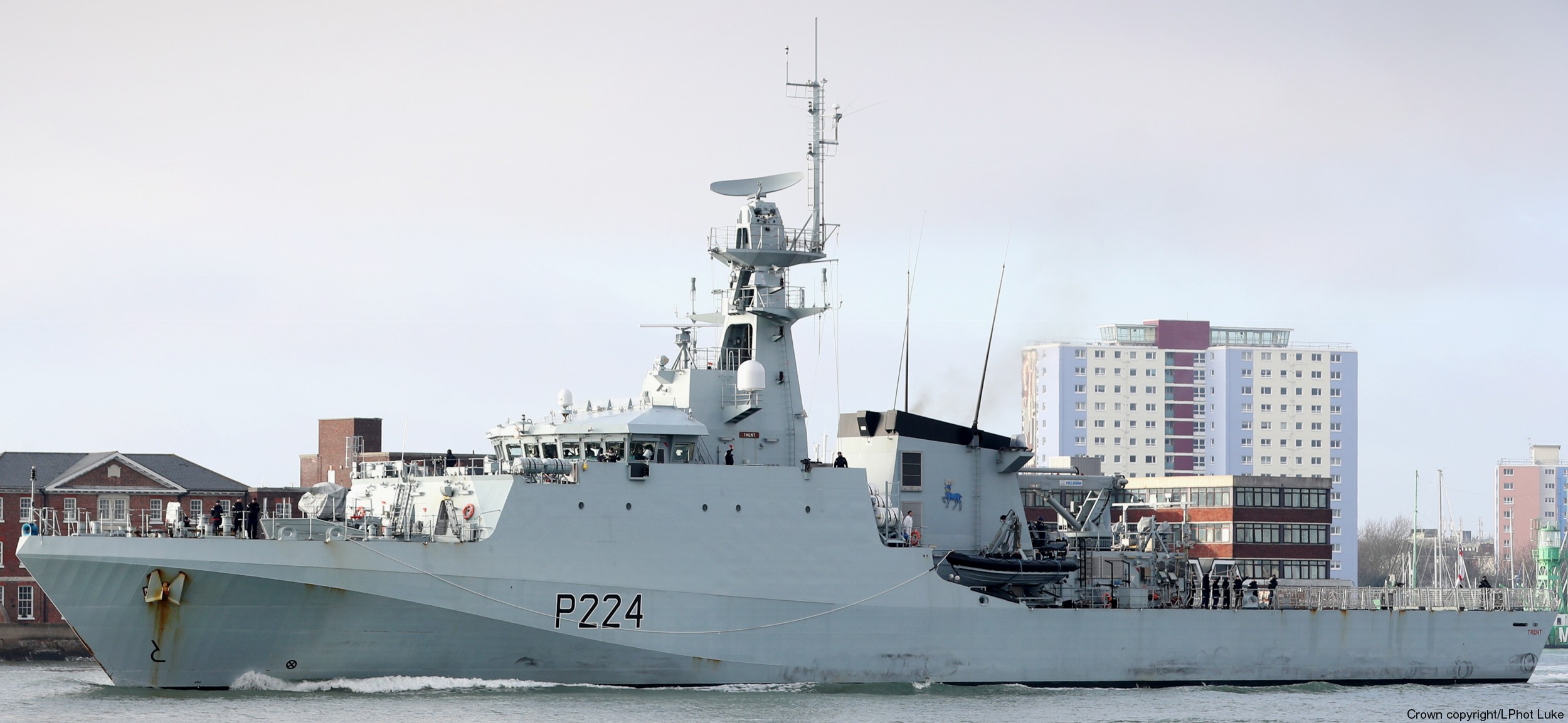 p224 hms trent river class offshore patrol vessel opv royal navy 42
