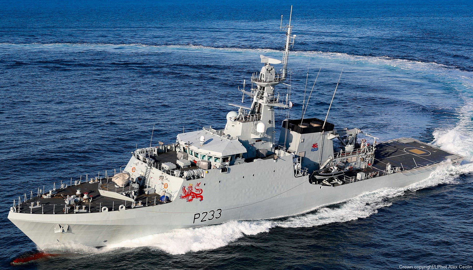 p233 hms tamar river class offshore patrol vessel opv royal navy 24x bae systems govan scotstoun