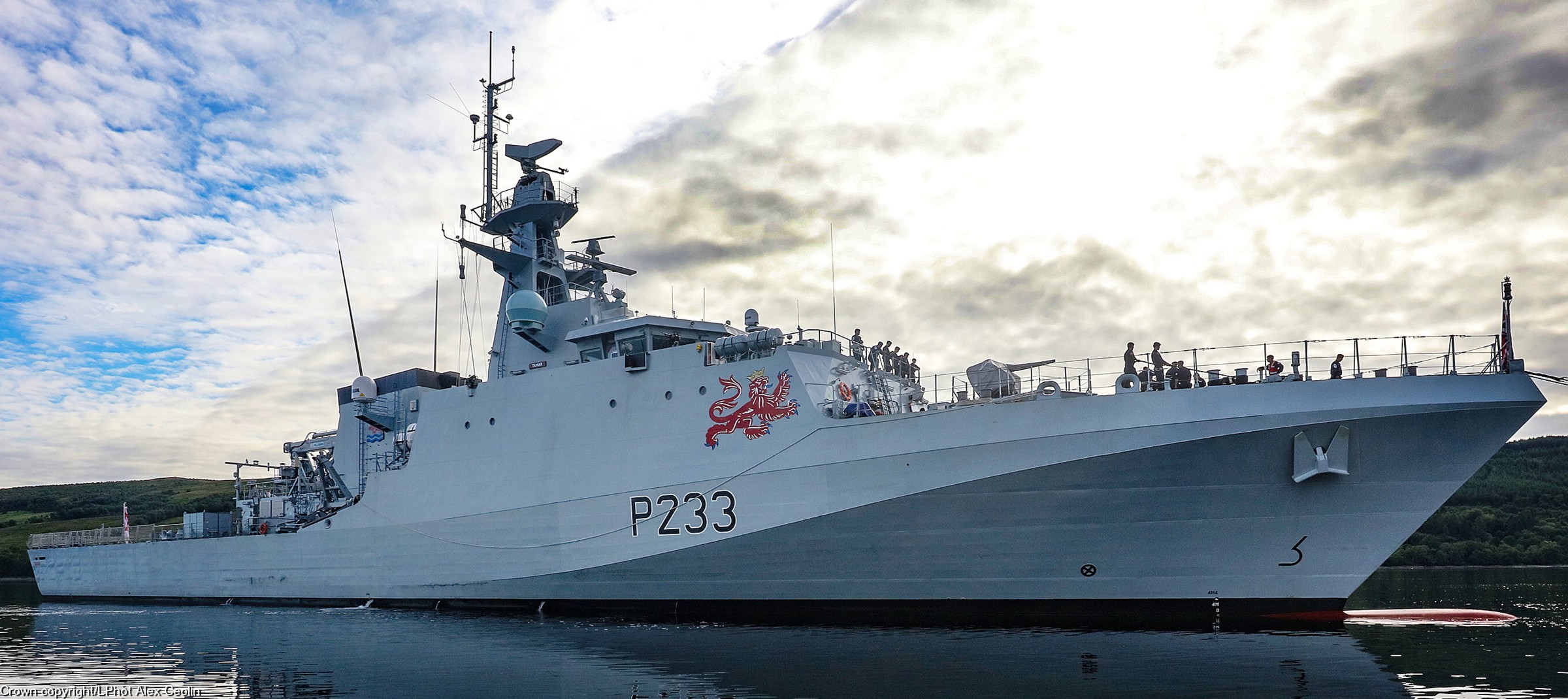 p233 hms tamar river class offshore patrol vessel opv royal navy 25