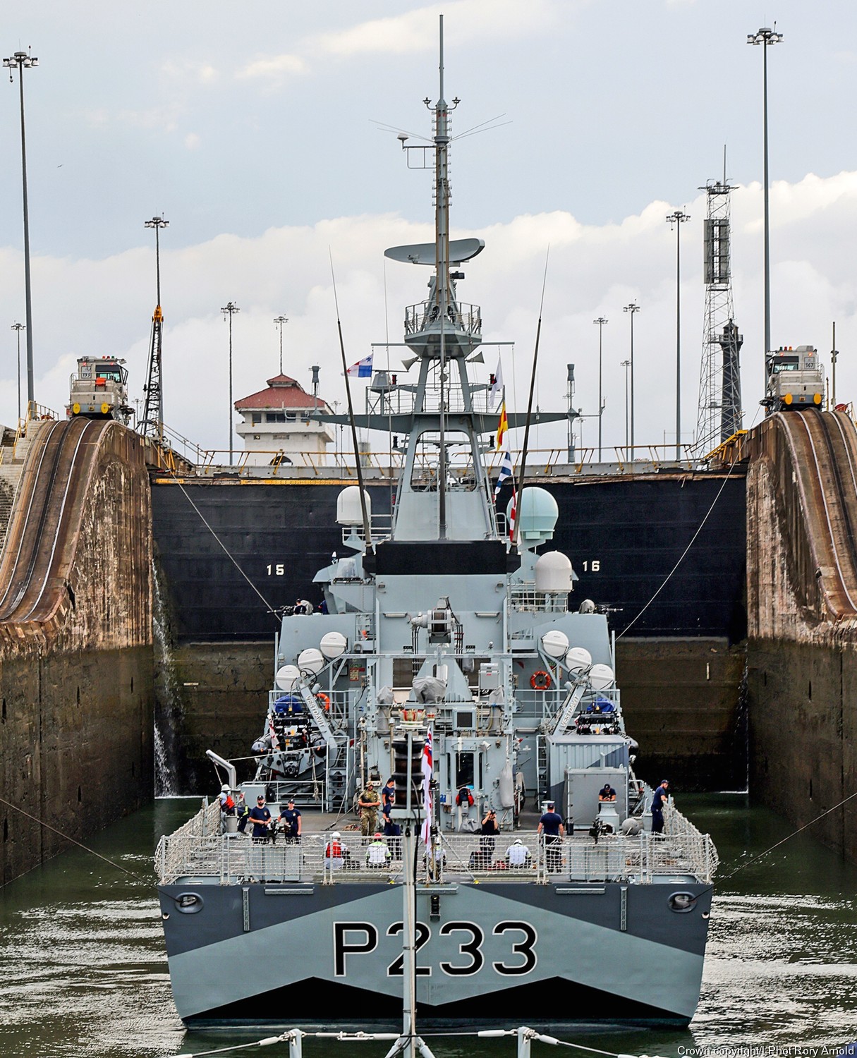p233 hms tamar river class offshore patrol vessel opv royal navy 44 panama canal